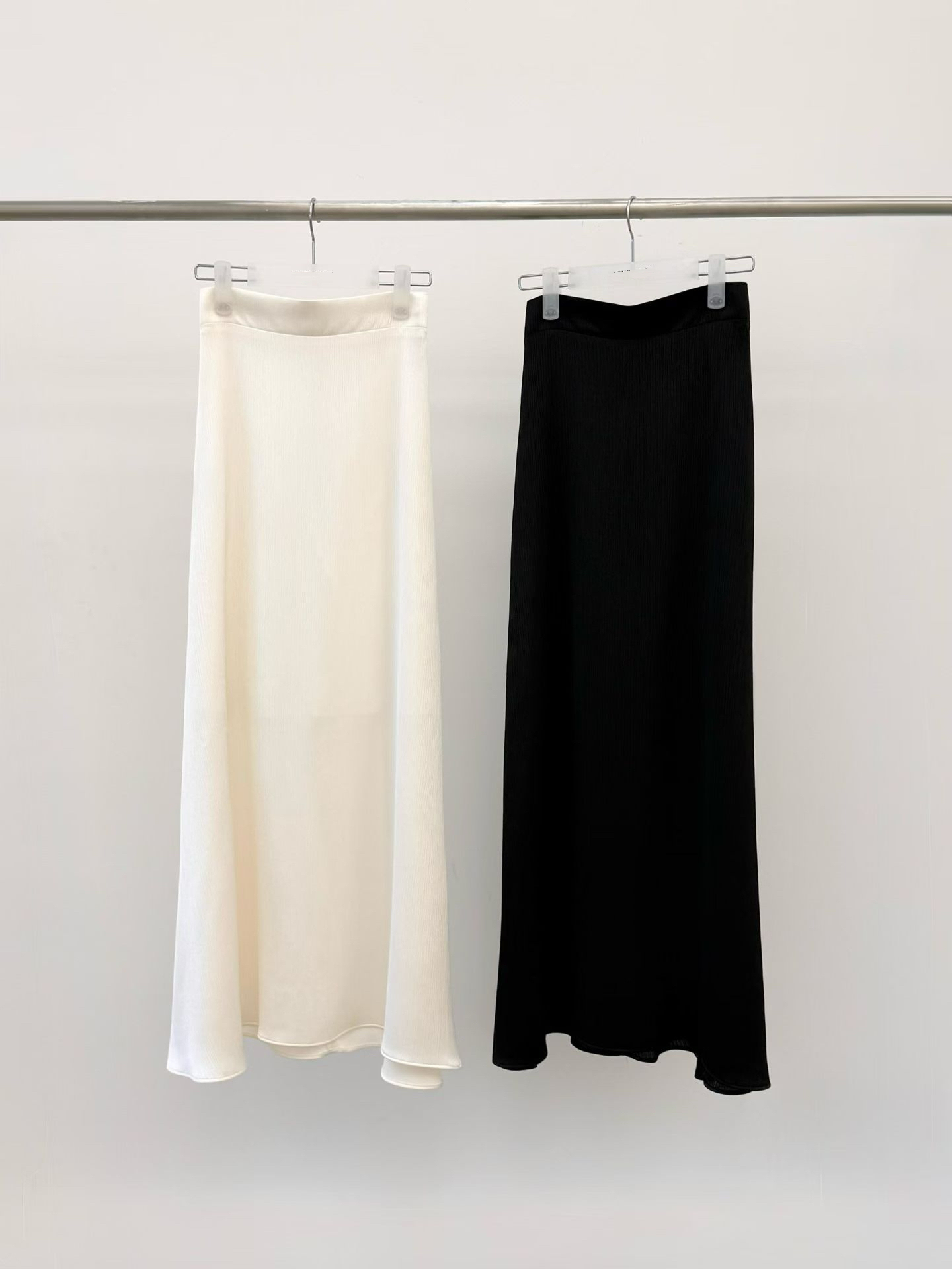 LV2619 Satin Long Skirt