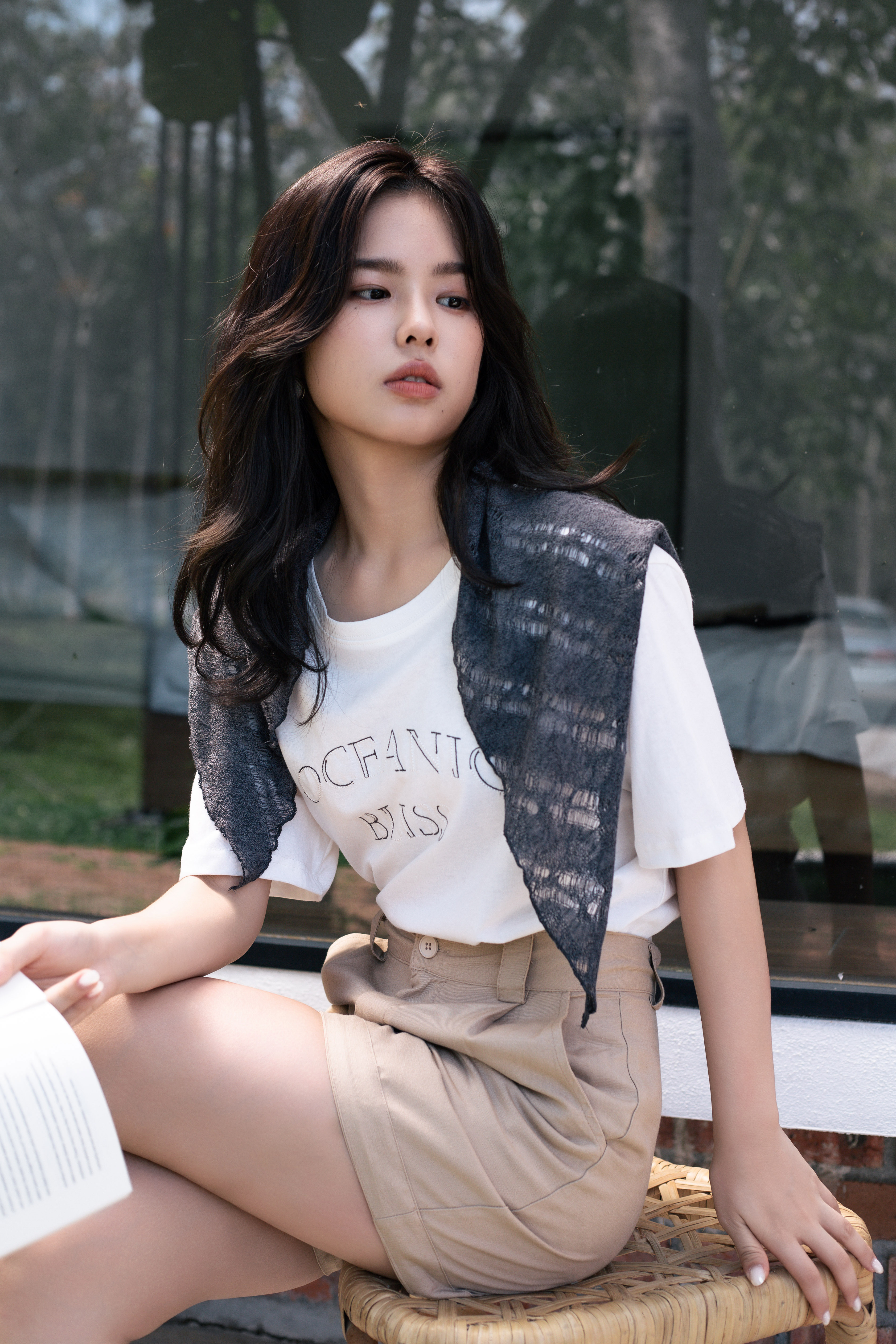 Ginea Stitchline Relaxed Tee White  ( with scarf) -2815TSWHI