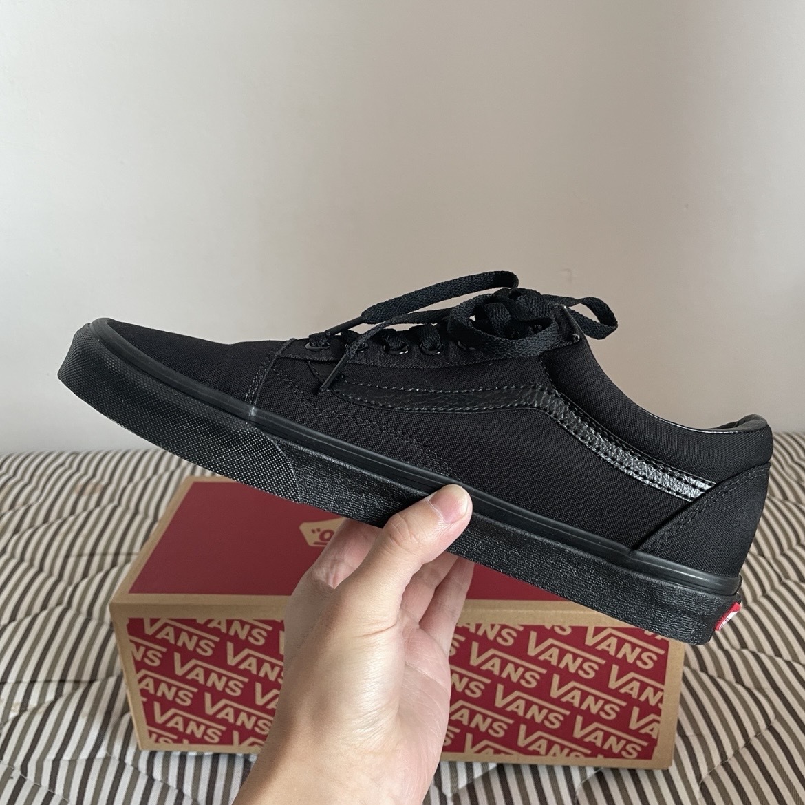 VANS OLD SKOOL 黑武士 全黑 基本 滑板鞋 帆布鞋 男女 VN000D3HBKA