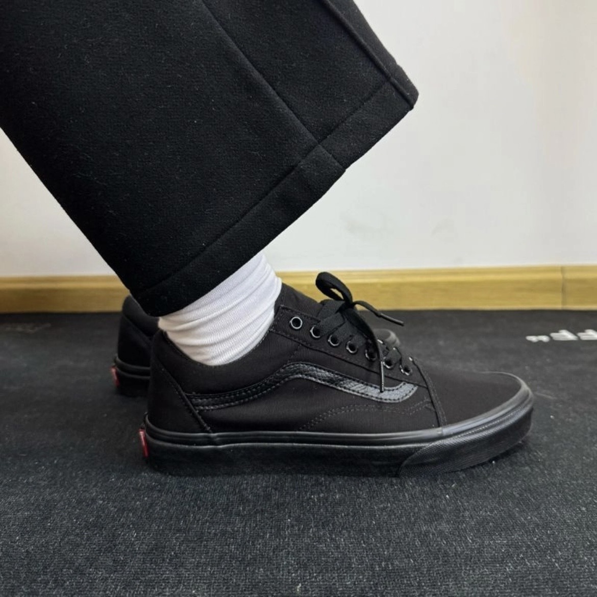 VANS OLD SKOOL 黑武士 全黑 基本 滑板鞋 帆布鞋 男女 VN000D3HBKA