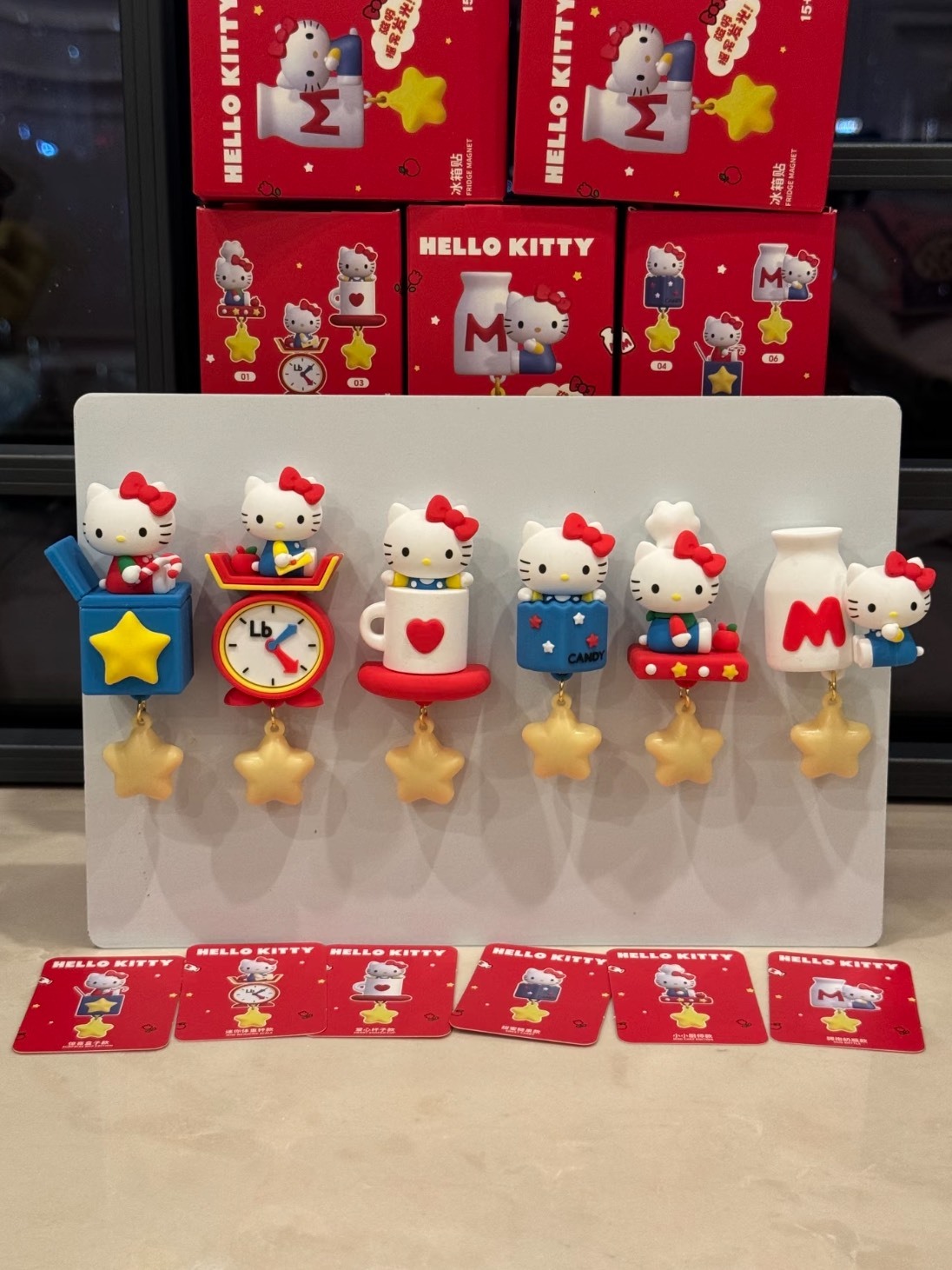 正版授權 SANRIO 三麗鷗 HELLO KITTY 星星 發光 冰箱貼 單盒 盲盒