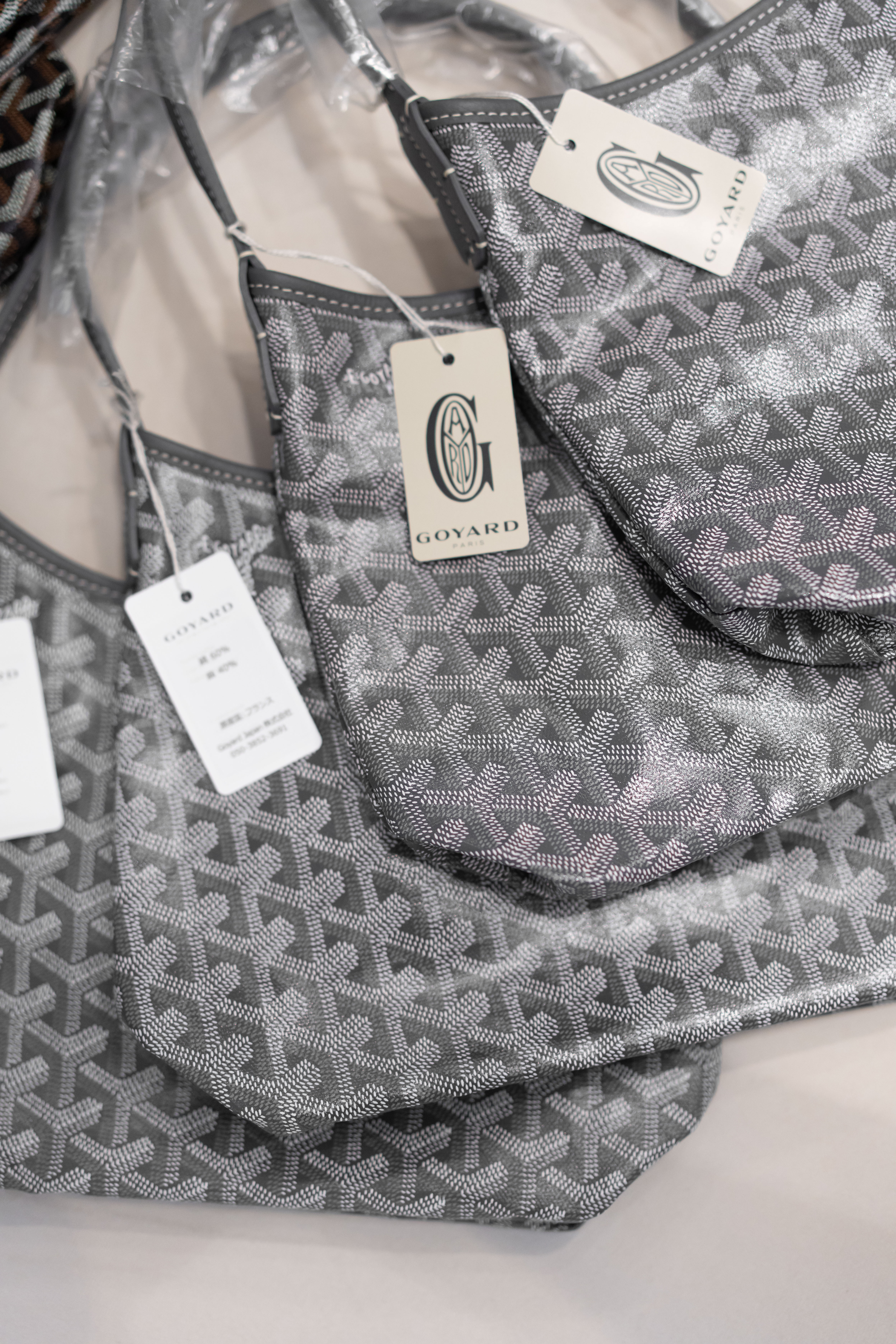 GOYARD ホーボーミニ グレー Goyard Mini Hobo is Making a Shocking Comeback!
