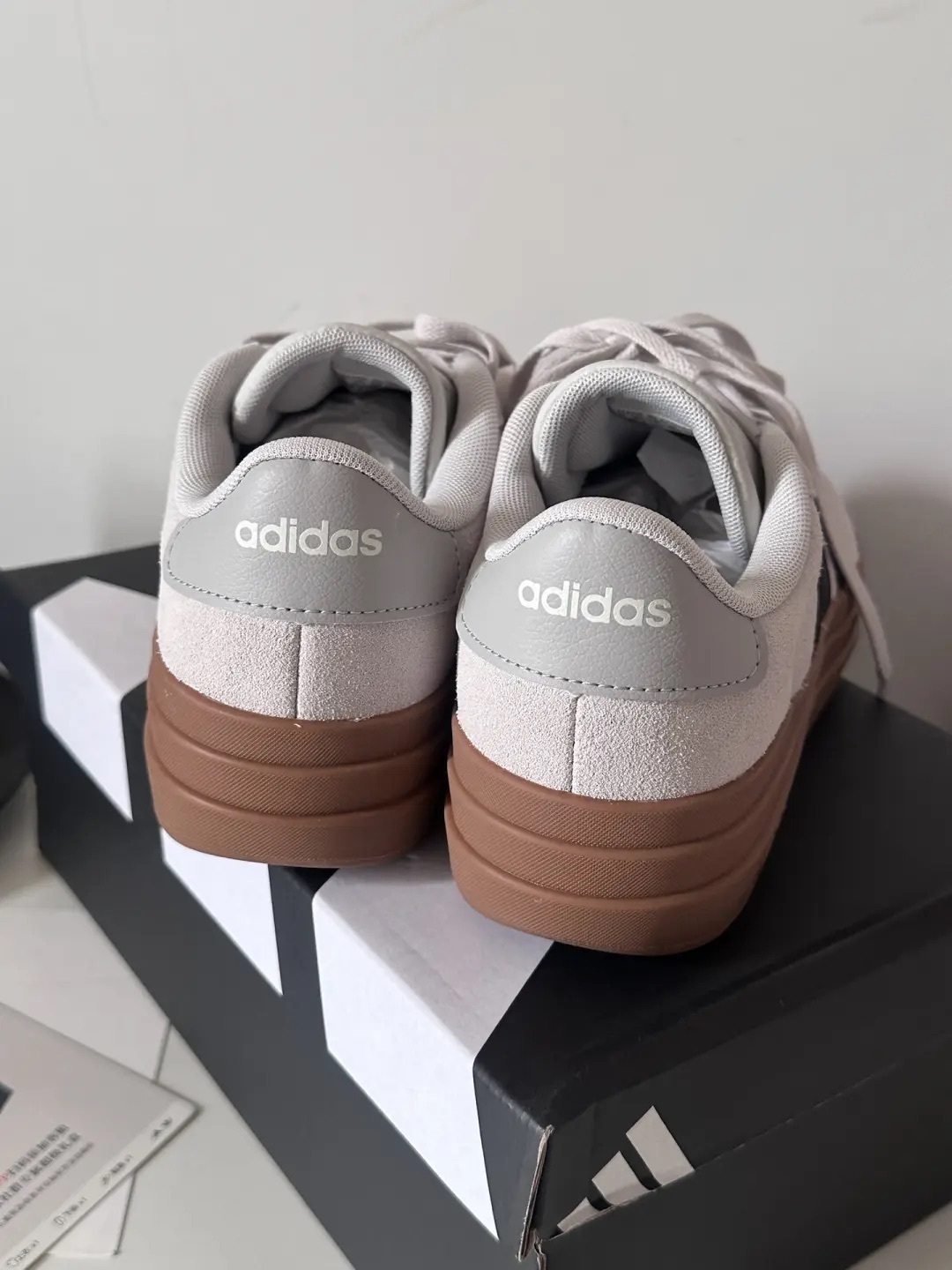 ADIDAS VL COURT BOLD 米灰 奶灰 焦糖底 麂皮 厚底 增高 解構 堆疊 女鞋 KJ6857 / 預購