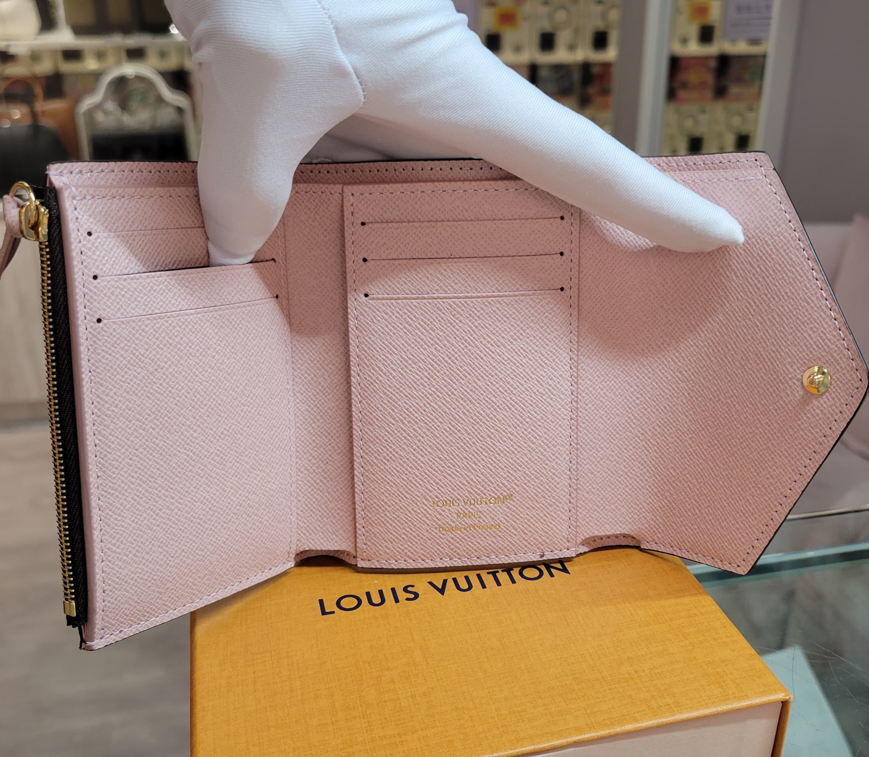 LV VICTORINE wallet M62360 pink