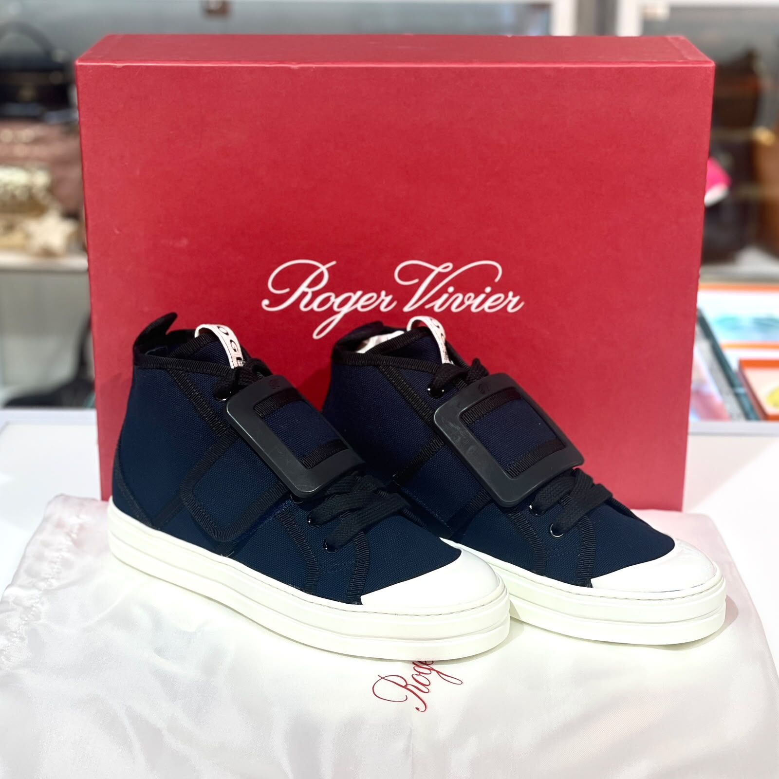 限時3.5折🔥全新ROGER VIVER Sneakers 36碼 深藍色色帆布黑扣中筒鞋 #RV #BRAND NEW #香榭站正品