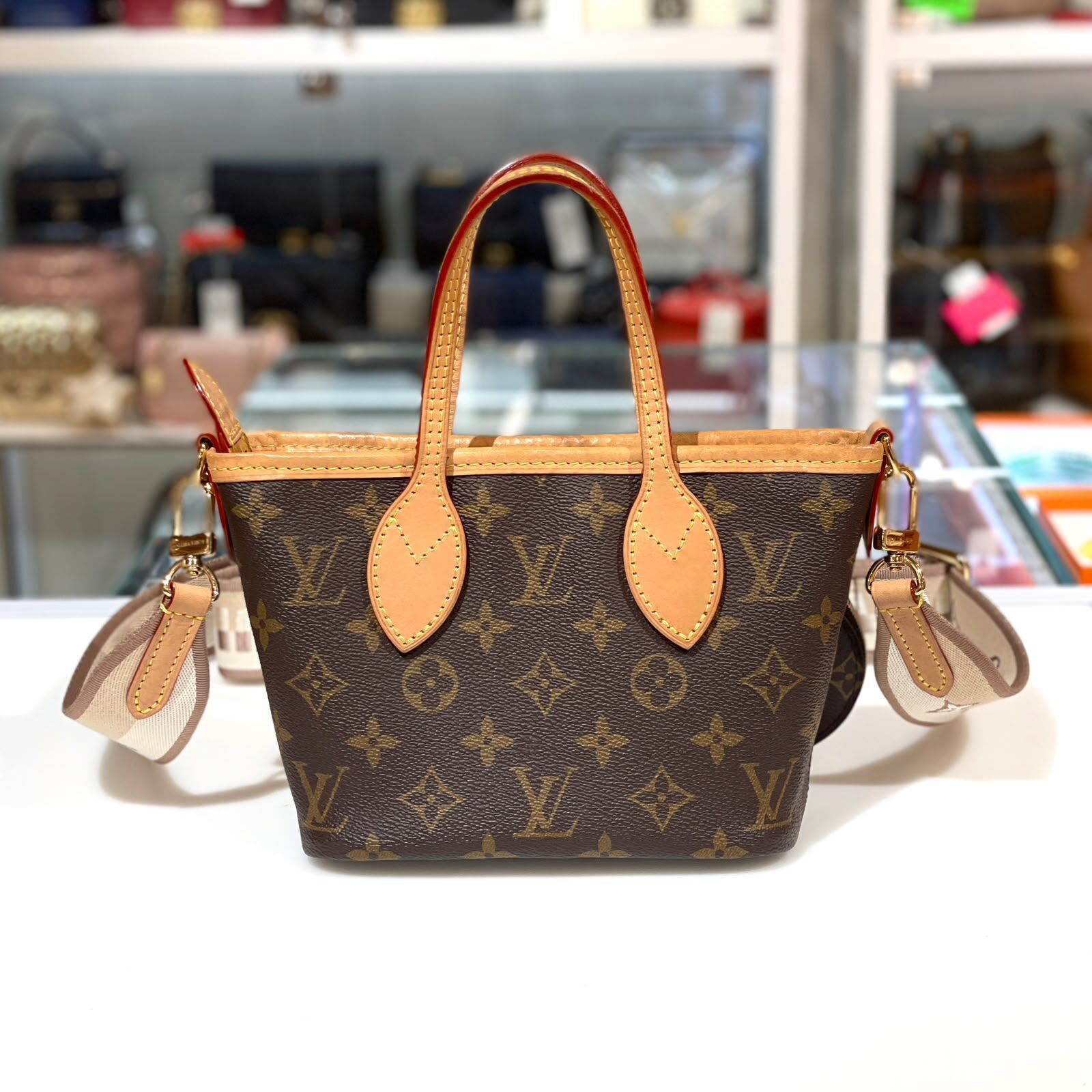 95%NEW二手LV M46705 Neverfull BB  啡色Monogram 帆布牛皮 @晶片  #香榭站正品