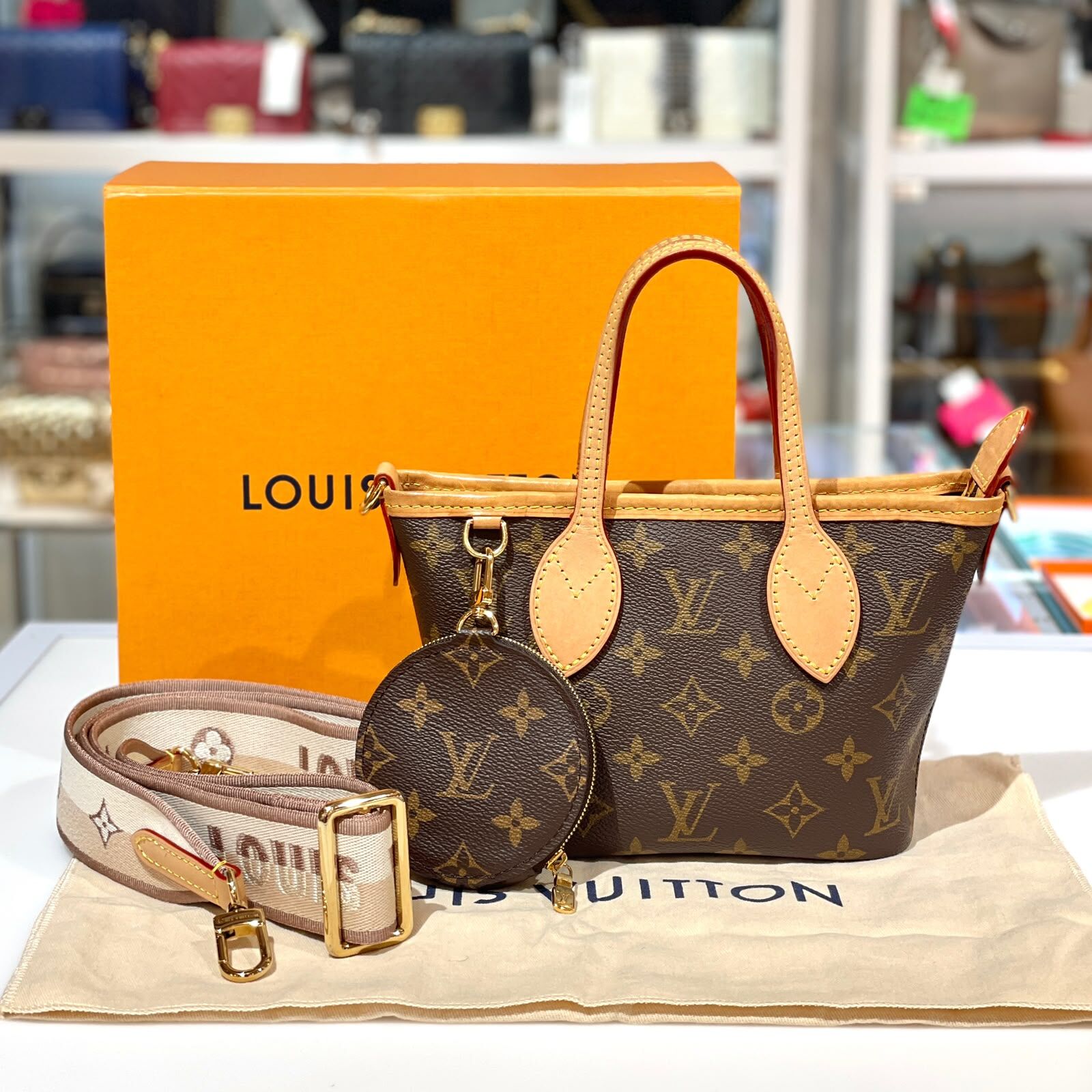 95%NEW二手LV M46705 Neverfull BB  啡色Monogram 帆布牛皮 @晶片  #香榭站正品