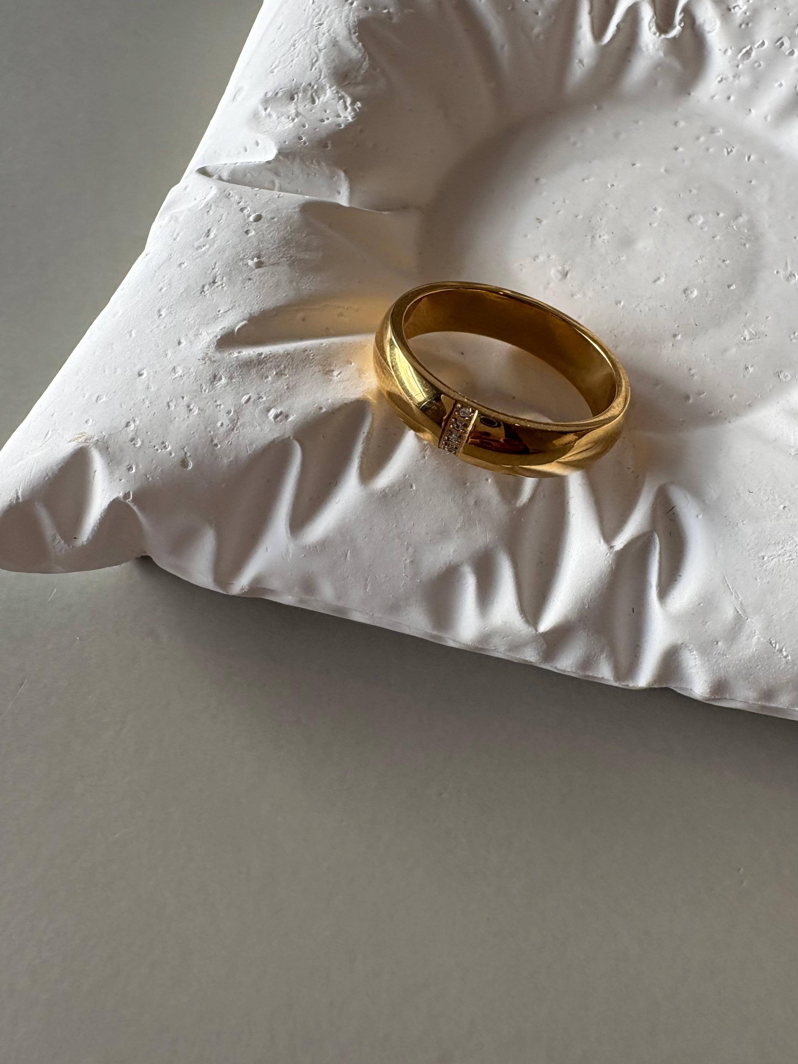 elegant stone wide ring