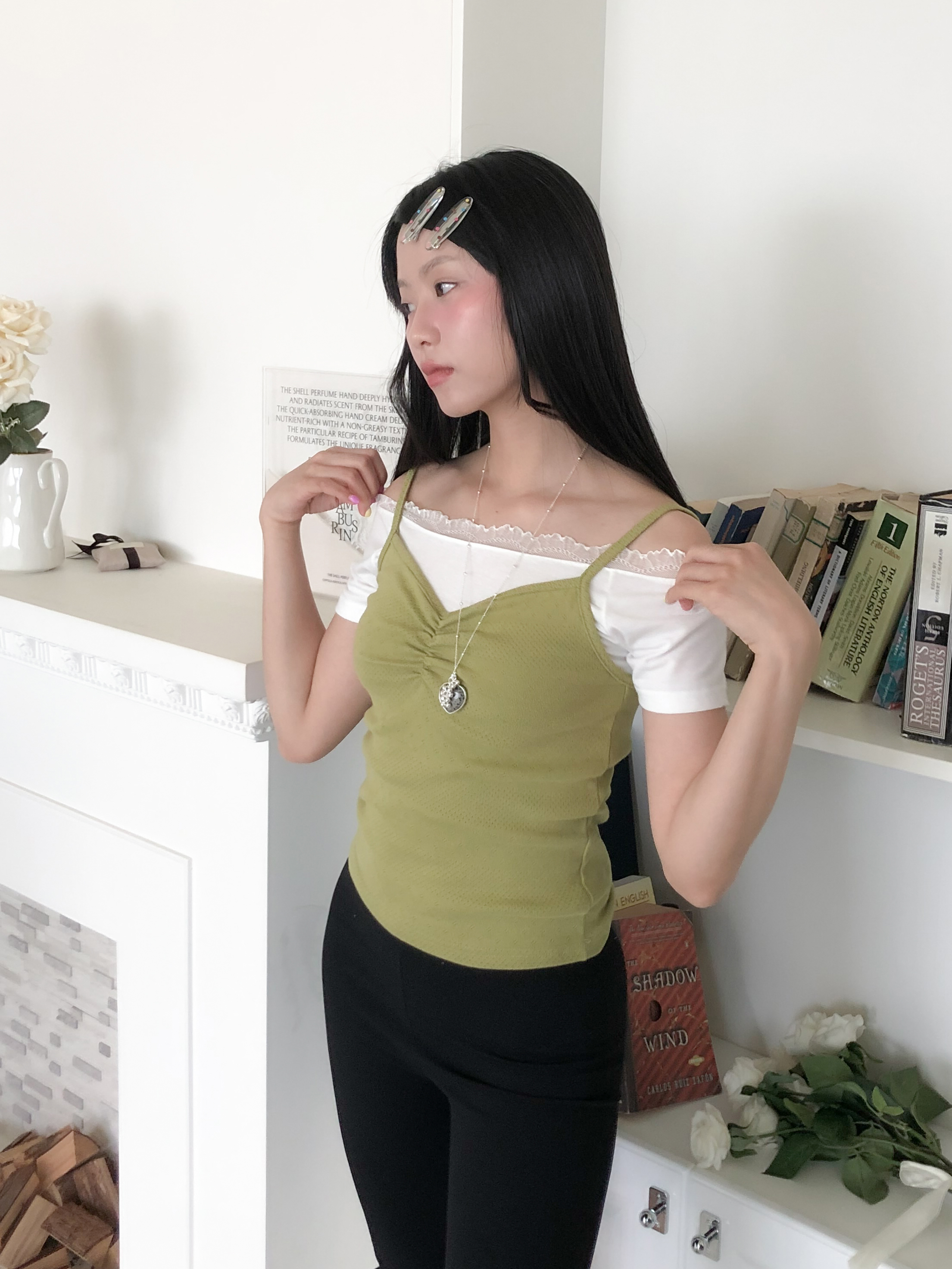 pale off shoulder tee #上衣