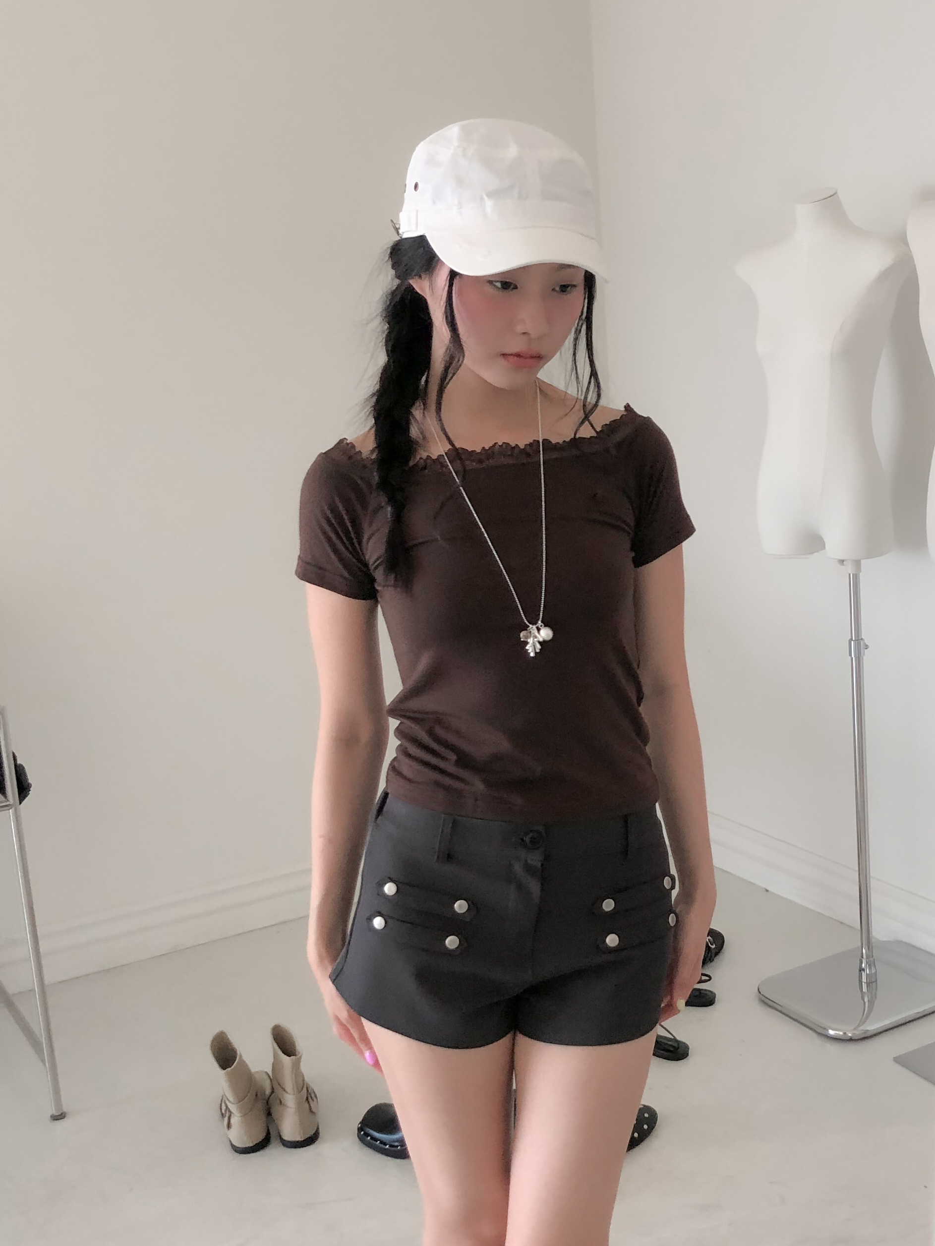 pale off shoulder tee #上衣