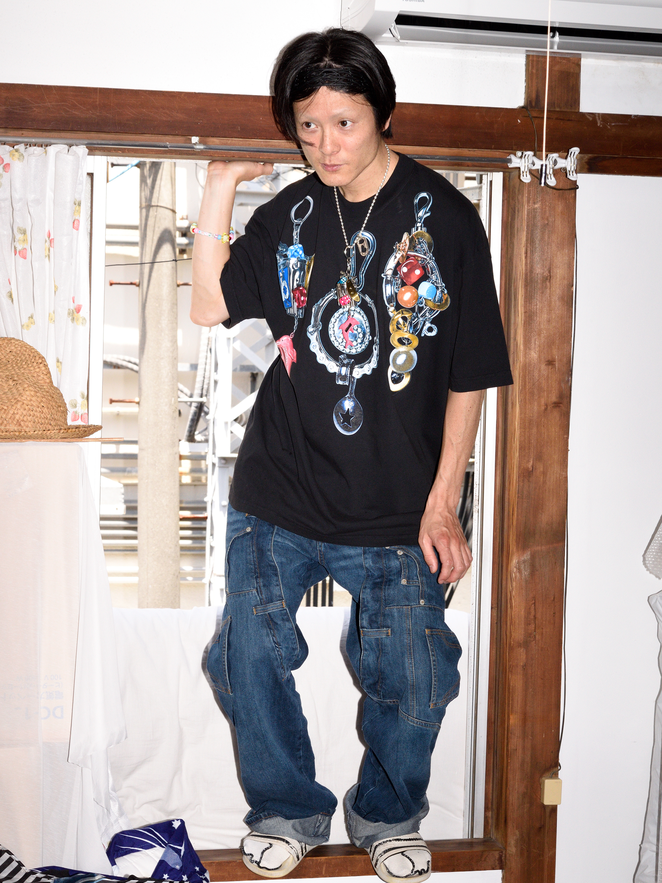 b.Eautiful "b.Eautiful x LEO GON'DO 3 Chains T-Shirt" (Black)