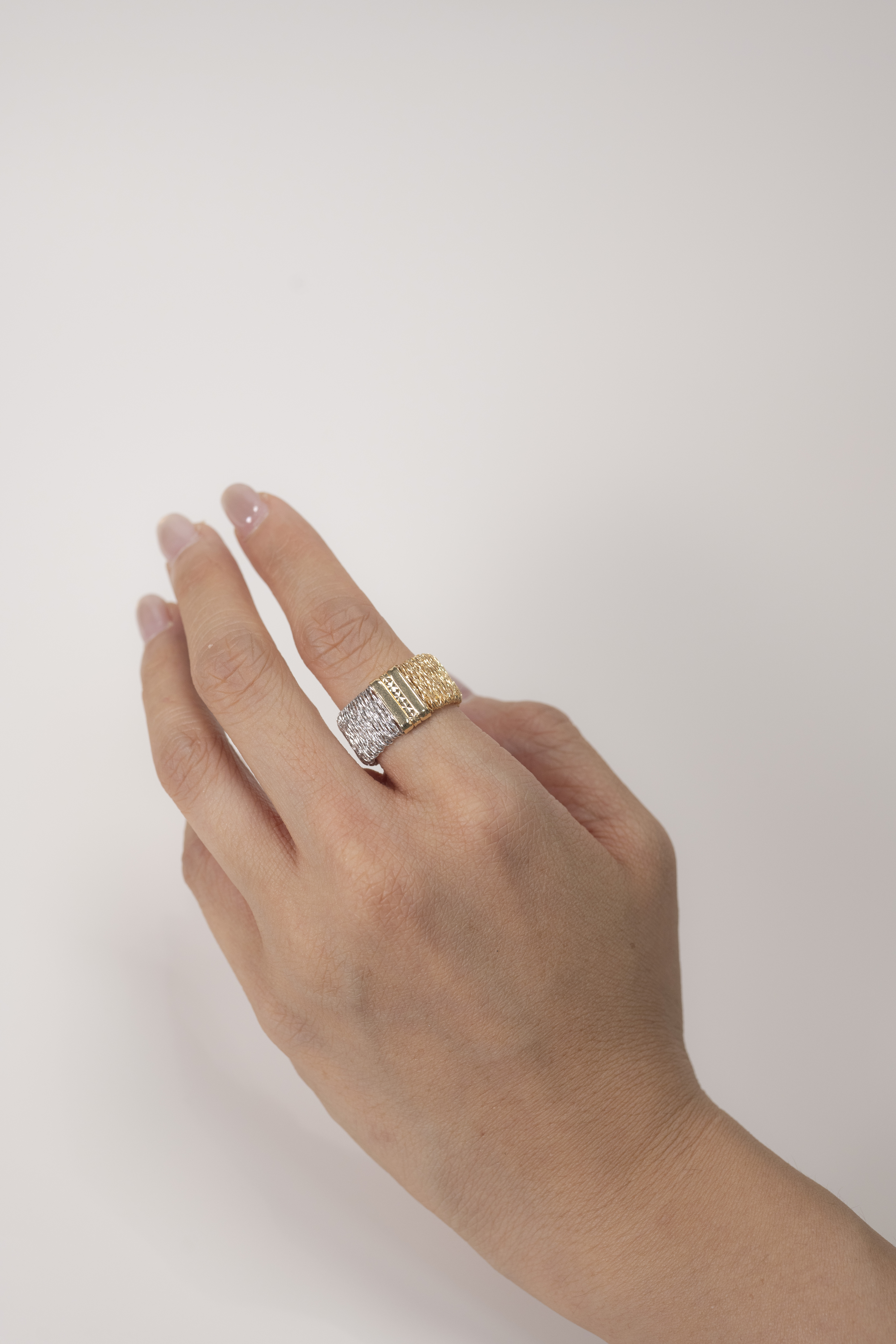 18K Italy Two Tone Elastic Ring