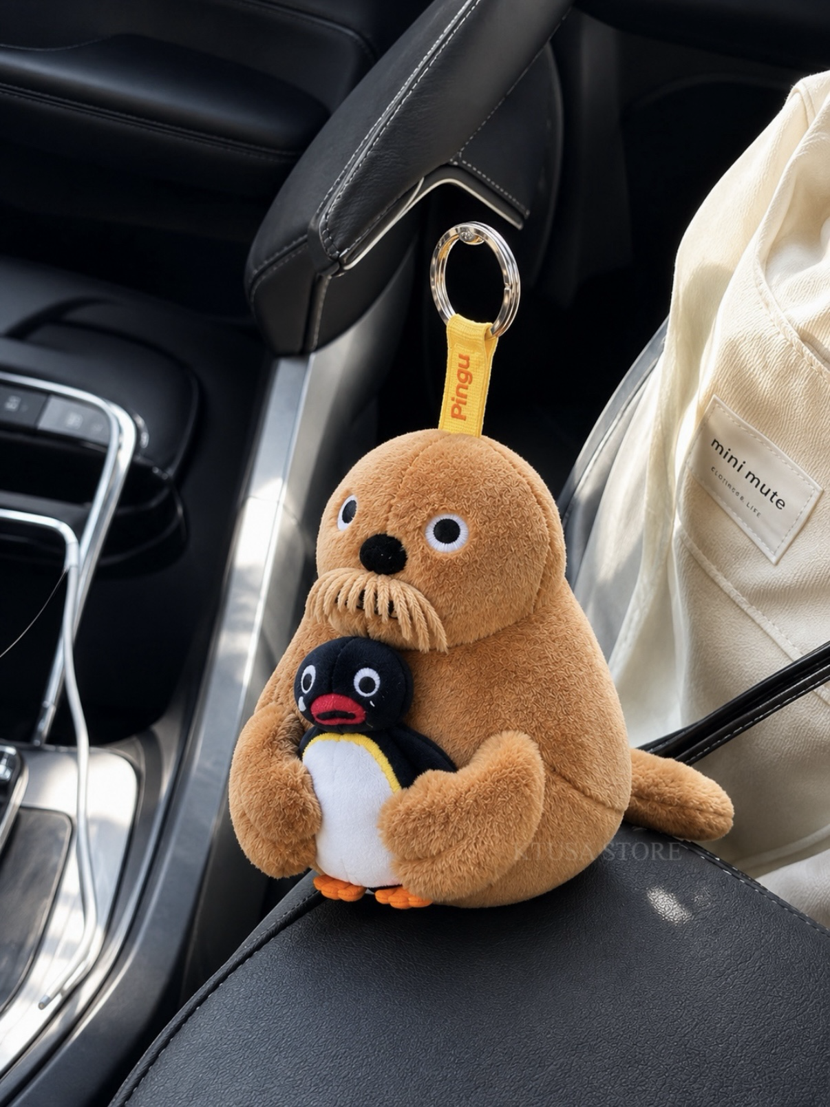 （預購）Pingu 🦭海象抱抱毛絨吊飾 掛件