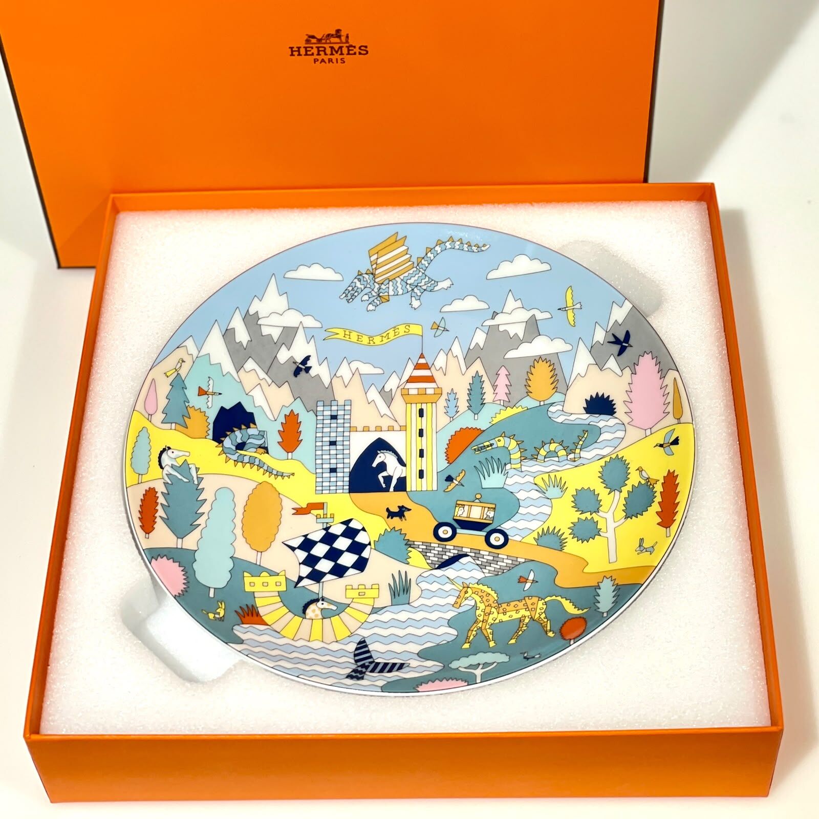 全新HERMES Epopee Dessert Plate  21.5cm 甜點盤/蔬果盤 陶瓷 馬獨角獸與龍神話 #BRAND NEW #香榭站正品