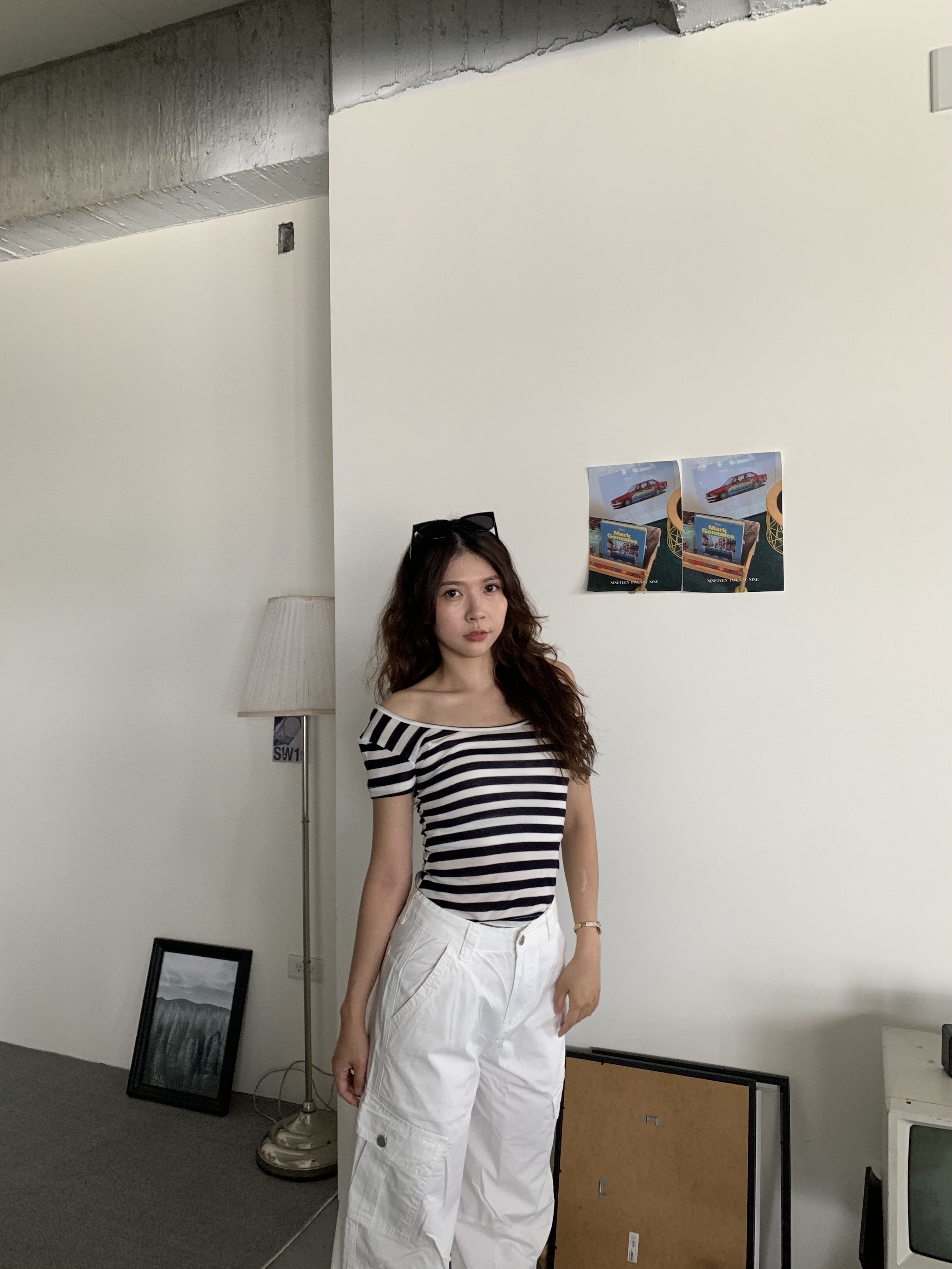 大U領後簍空條紋上衣