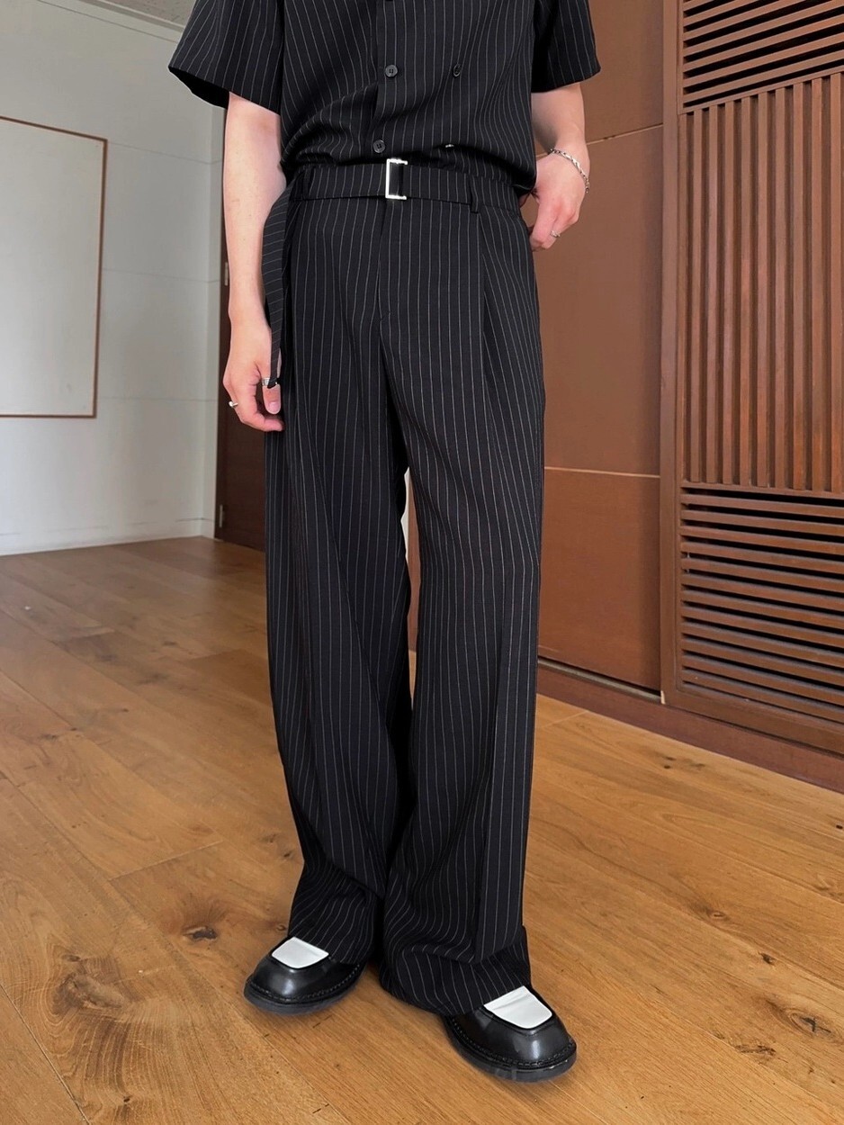 Belted pleated suit trousers