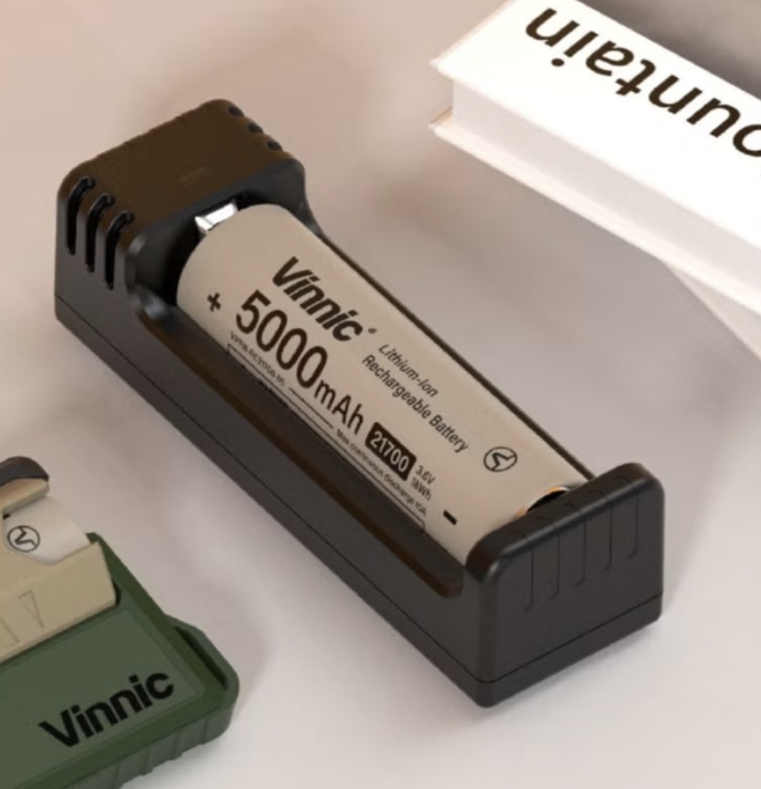 【GDL】 Vinnic 21700 鋰離子電池充電器 6825