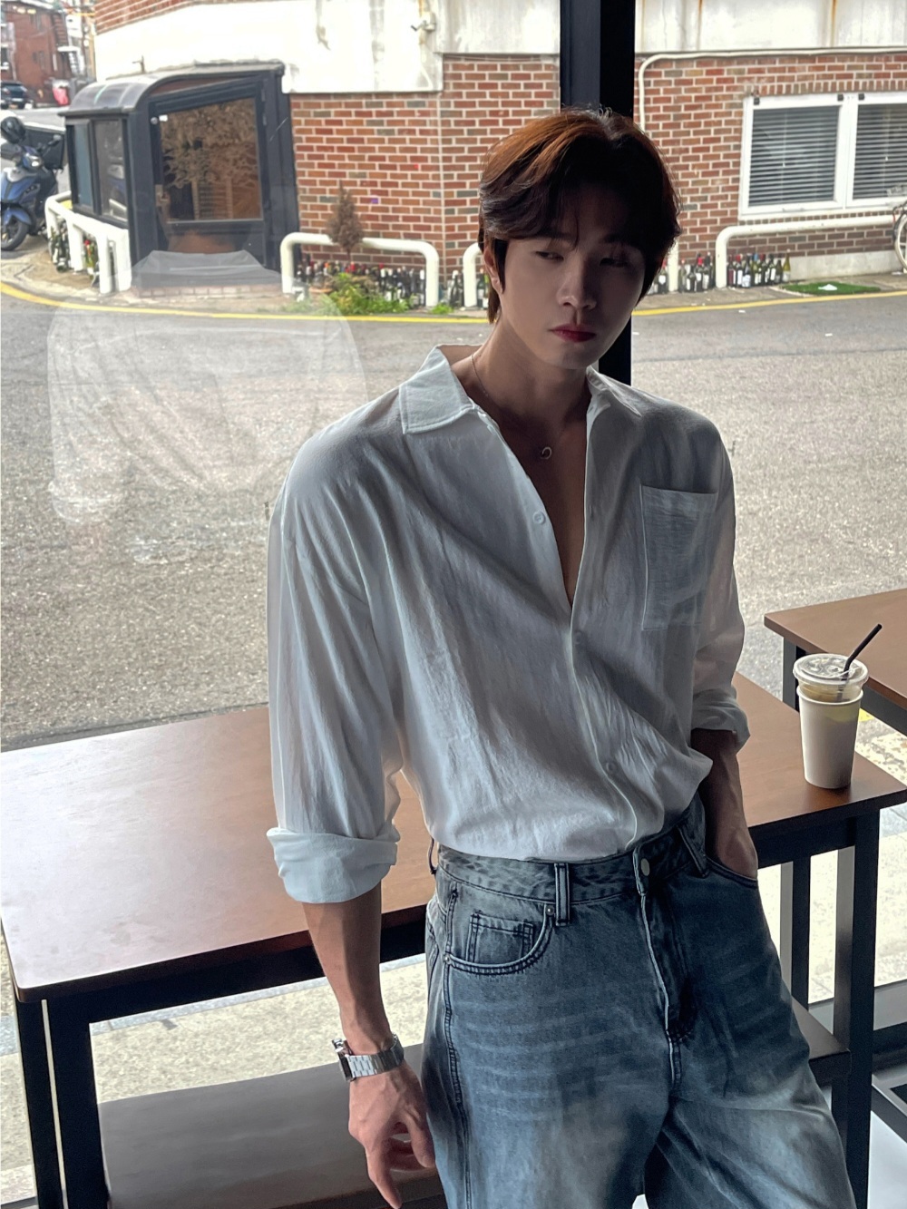 Airy One-Pocket Linen Shirt