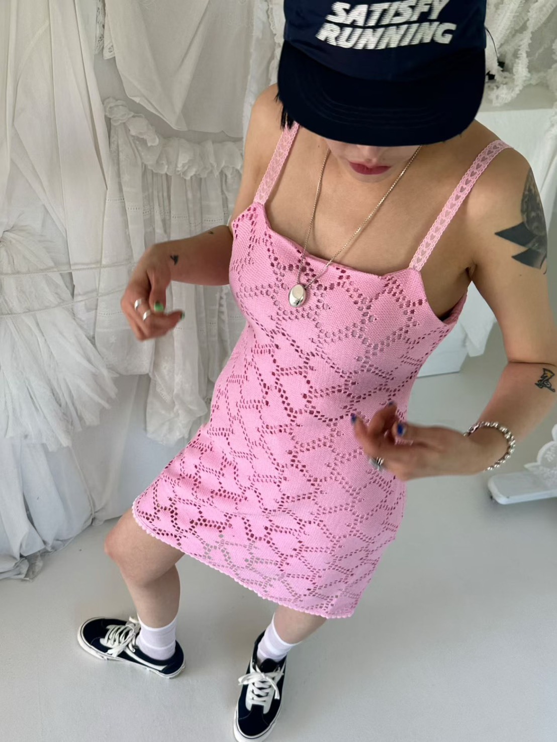 愛心蕾絲吊帶短洋裝