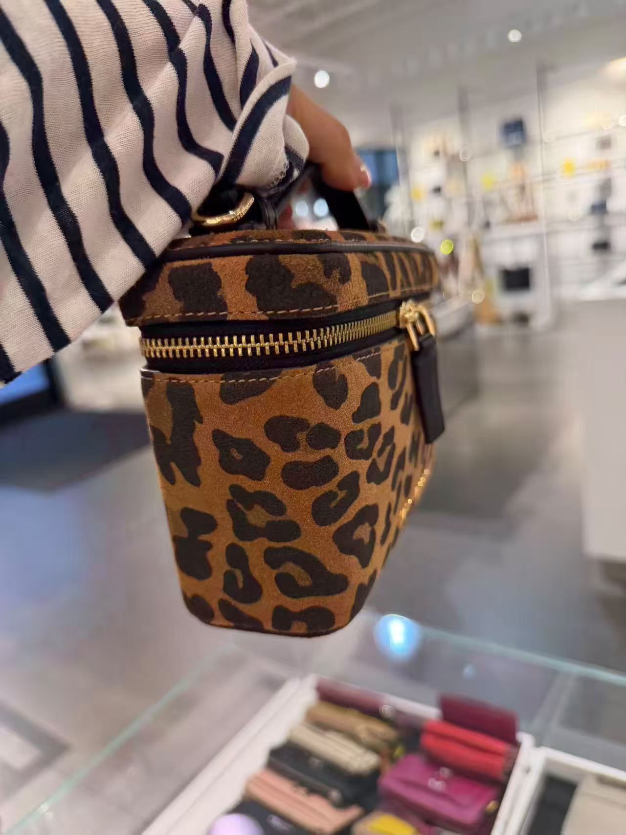 【預購】MARC JACOBS H071005 The Vanity Bag 方盒包
