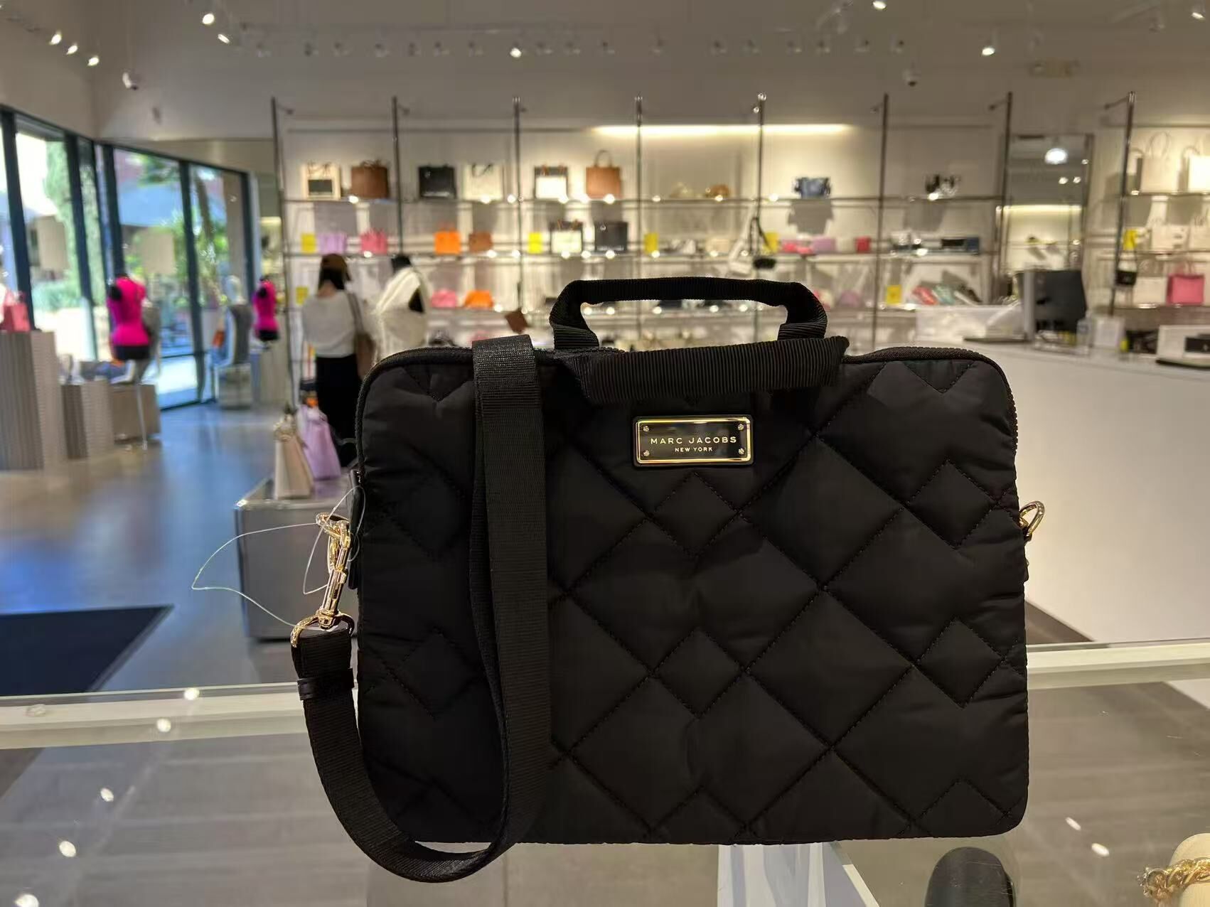【預購】MARC JACOBS H071007 菱格尼龍電腦包