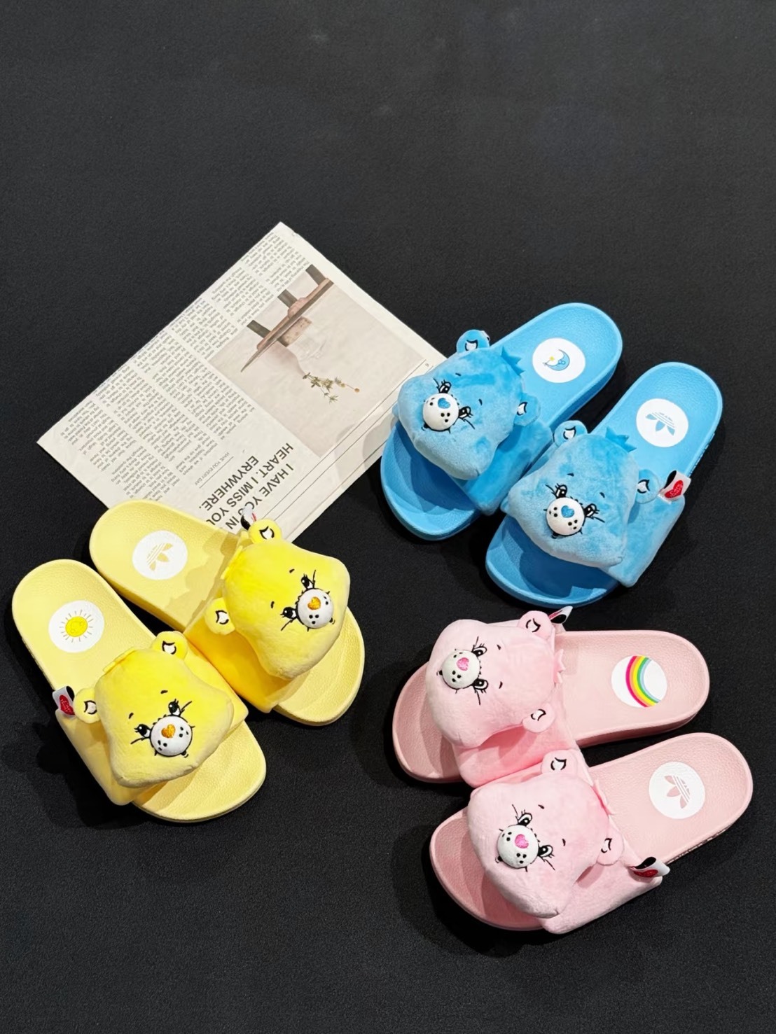 ADIDAS ADILETTE × CARE BEARS  聯名 立體 毛絨 彩虹熊  女款 三色