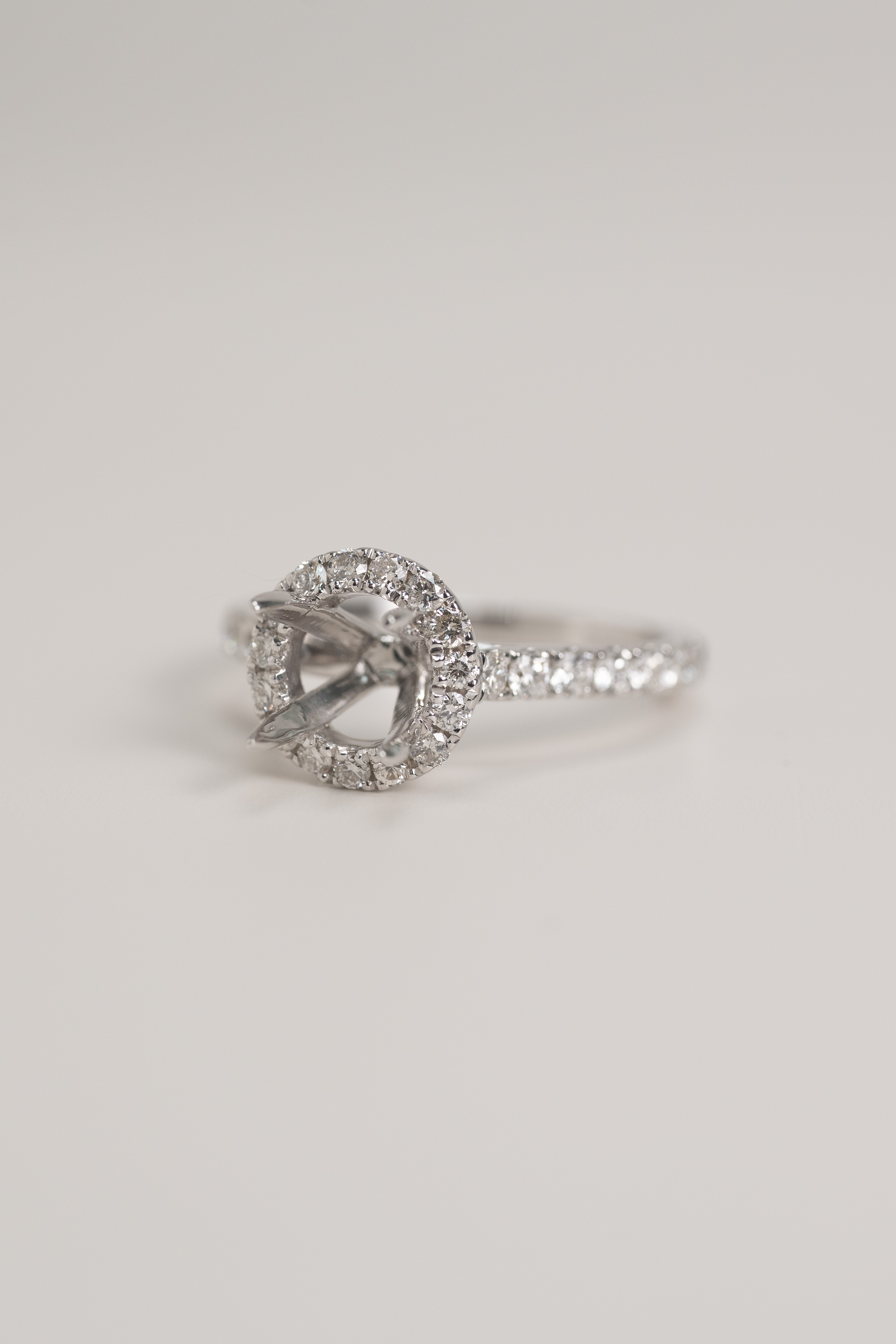 18K 1.00ct 4 Prong Diamond Ring Setting
