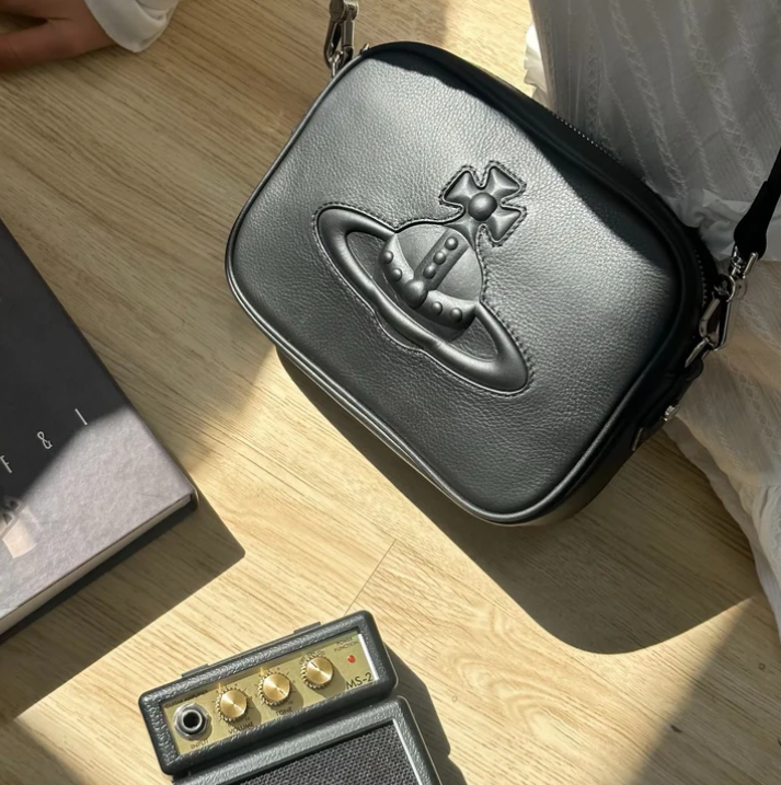 LYS02055 Vivienne Westwood Anna Camera Bag