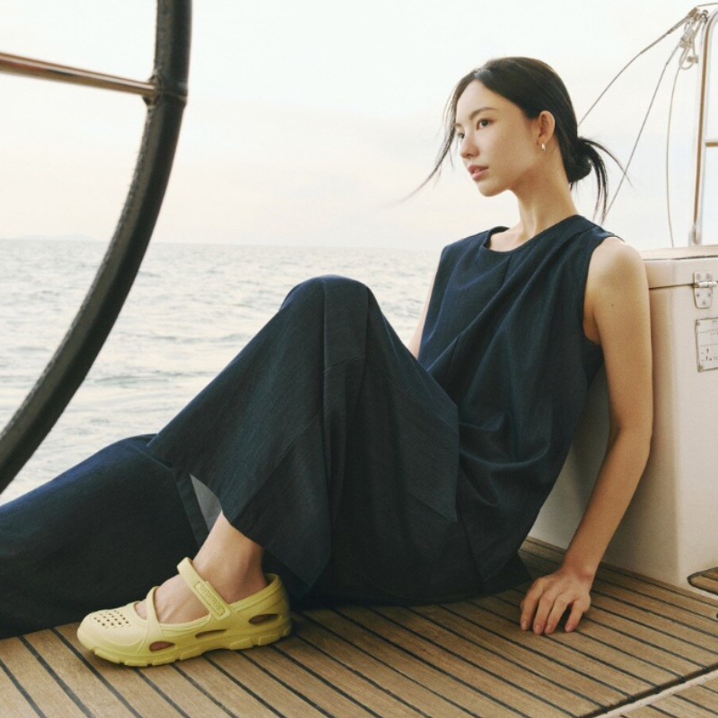 【代購】UMBRO Women's Silky Denim Flare Pants 女款絲滑丹寧寬襬長褲 輕盈垂墜休閒褲