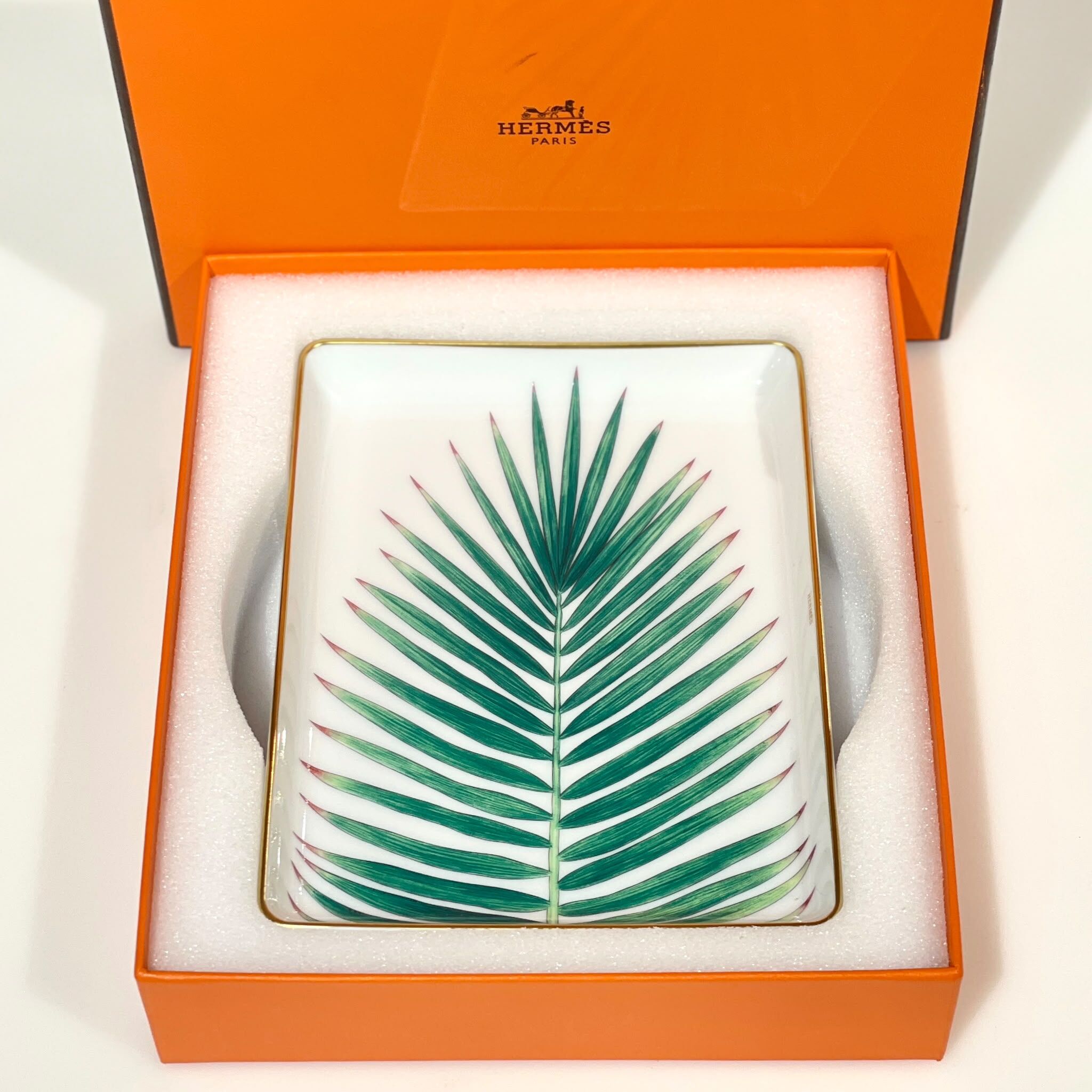 全新HERMES Passifolia Tray n°2, Small Model  16cm 托盤/蔬果盤 陶瓷 綠色棕櫚葉 #BRAND NEW #香榭站正品