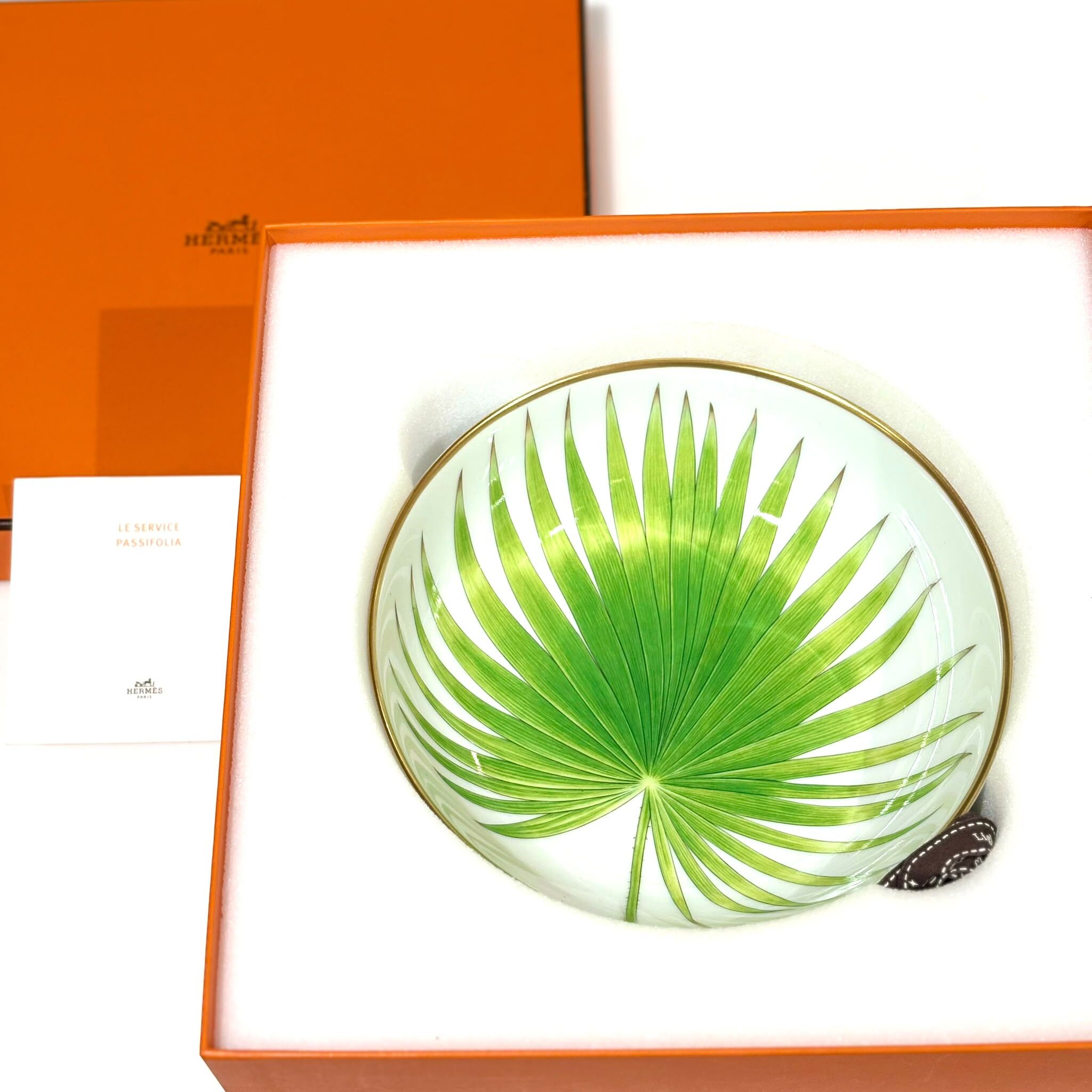 全新HERMES Passifolia hollow dish 16.5cm 麥片碗 陶瓷 淺綠棕櫚葉圖案 #BRAND NEW #香榭站正品