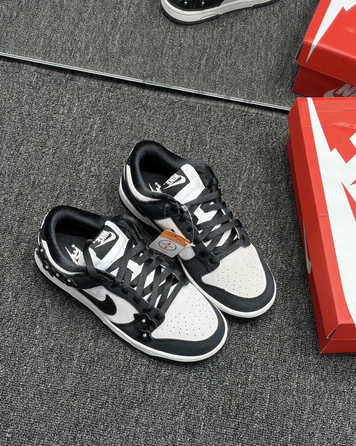 (現貨) Nike Dunk Low - Black White Flower
