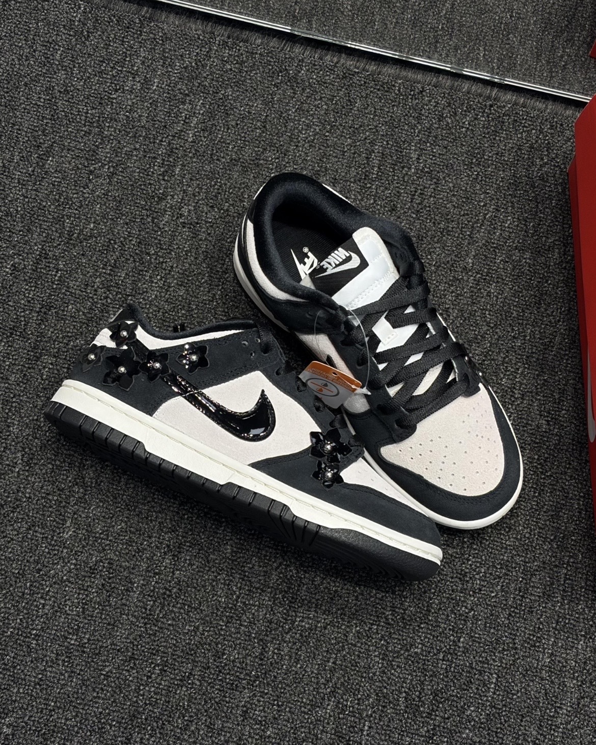 (現貨) Nike Dunk Low - Black White Flower