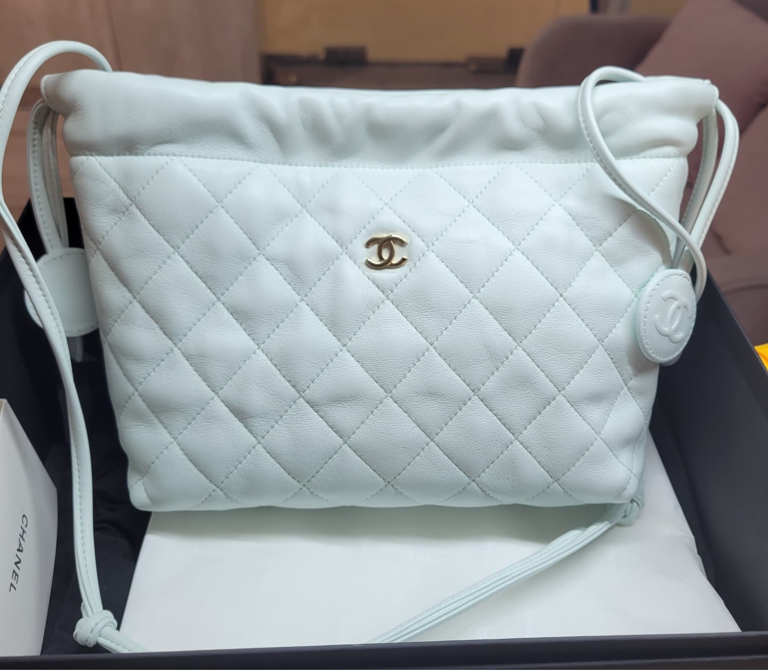 CHANEL AP5227 CLUTCH WITH LEATHER STRAP WHITE 皮革背帶包