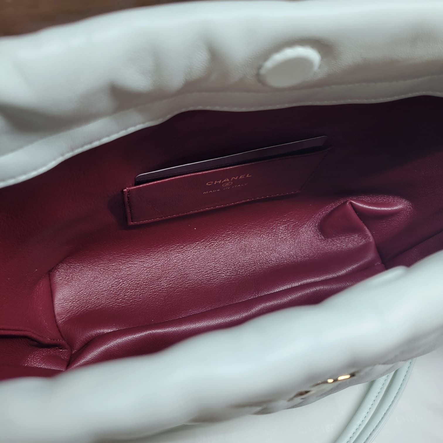 CHANEL AP5227 CLUTCH WITH LEATHER STRAP WHITE 皮革背帶包