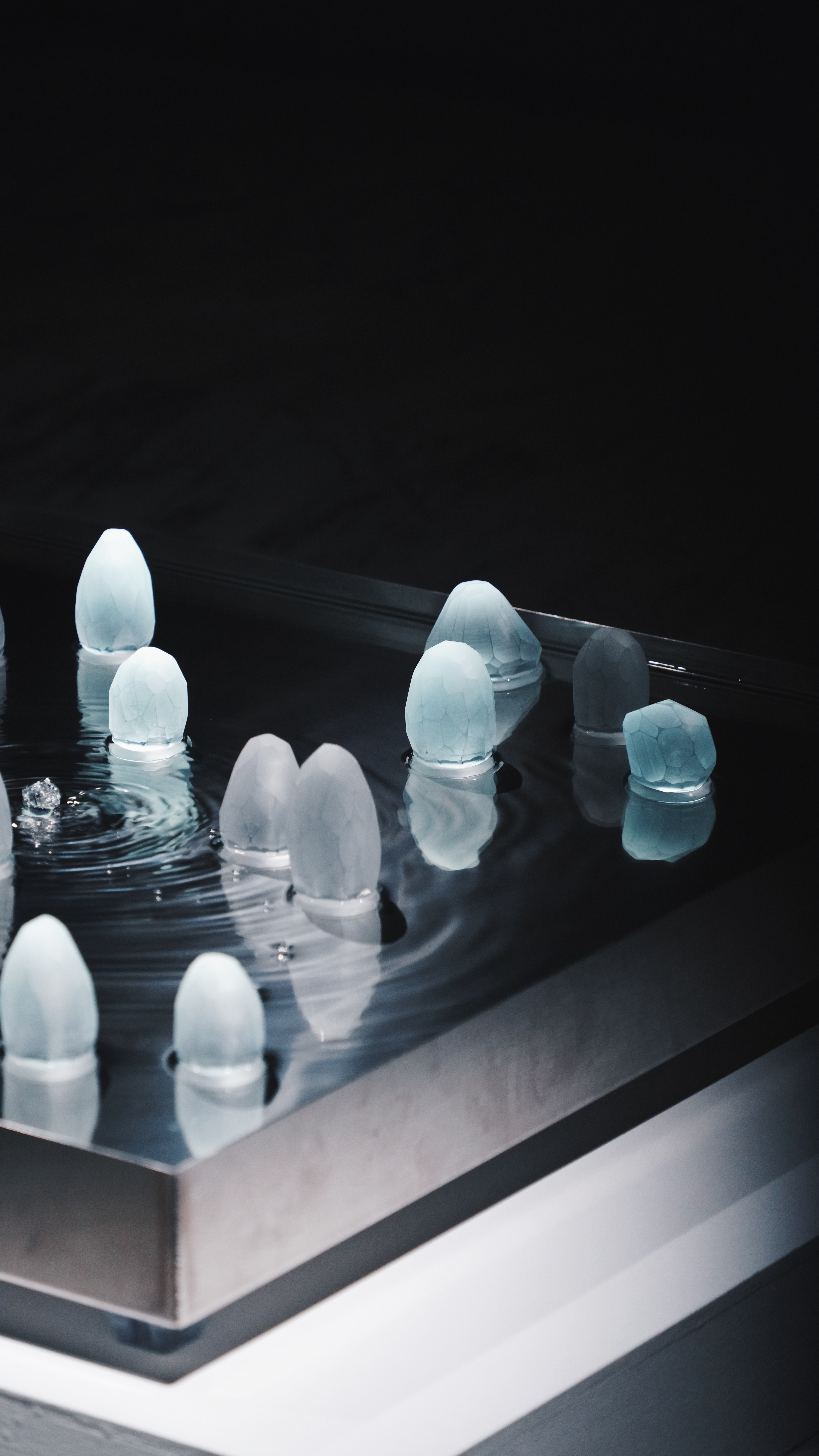 凝固的空氣｜陳建志玻璃新作展｜盆地