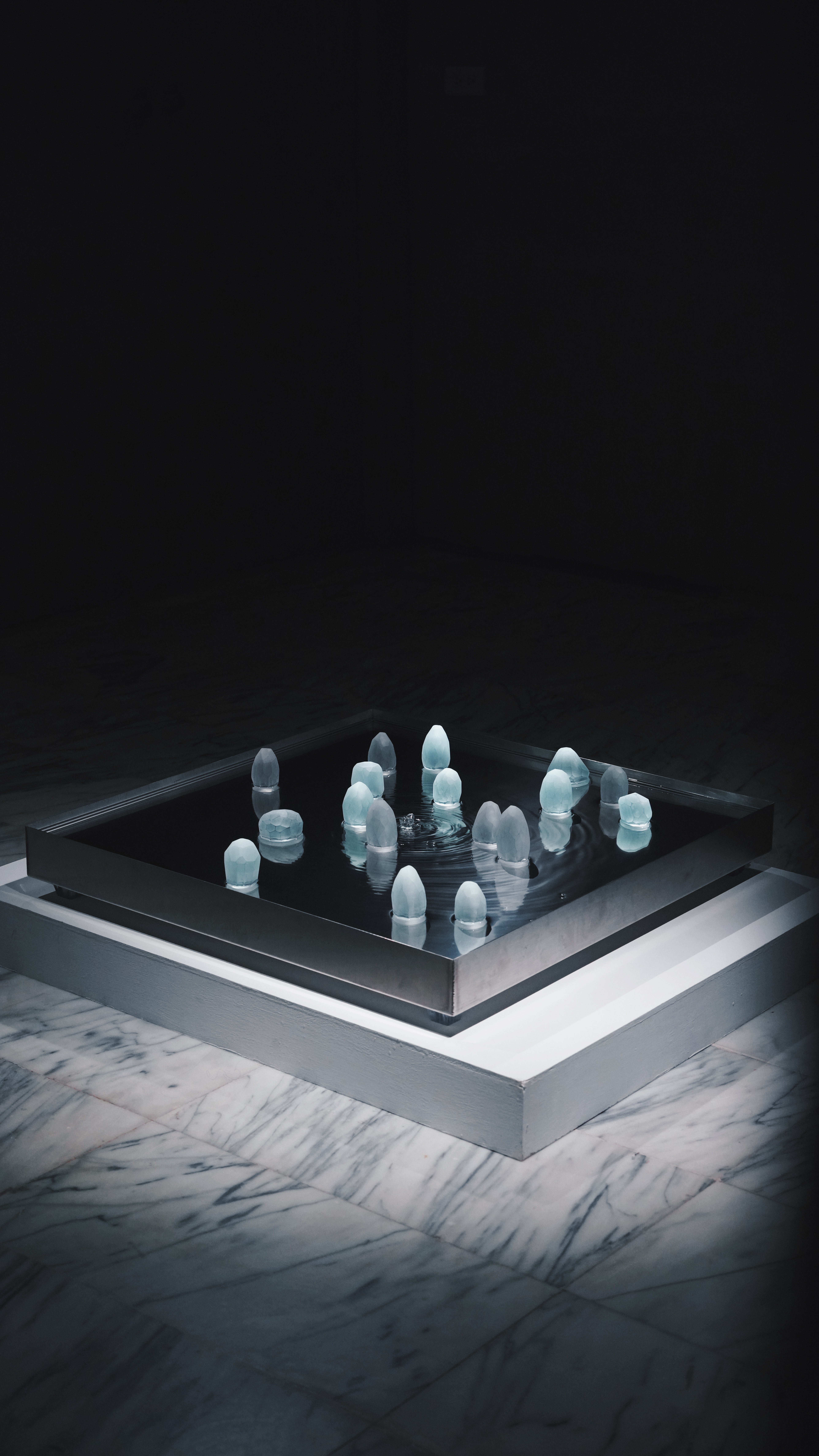 凝固的空氣｜陳建志玻璃新作展｜盆地