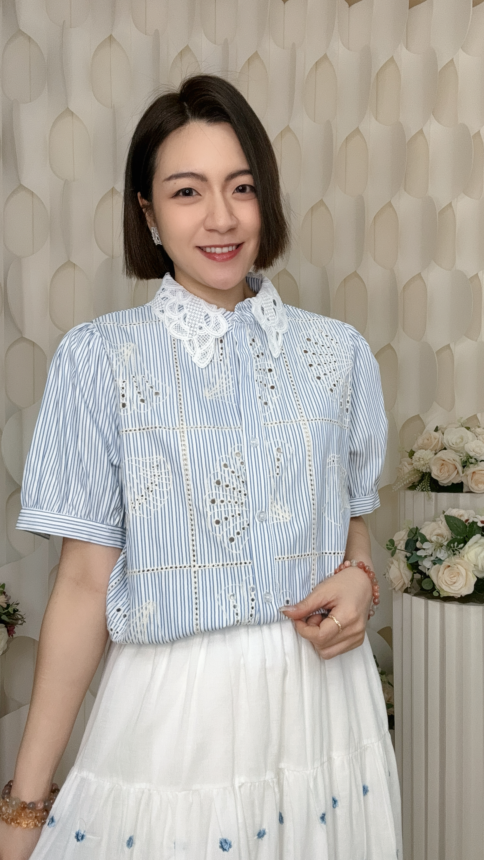 豎紋刺繡娃娃領方格鏤空襯衫上衣(胸42 腰40 長25吋) 7641 #1007clo