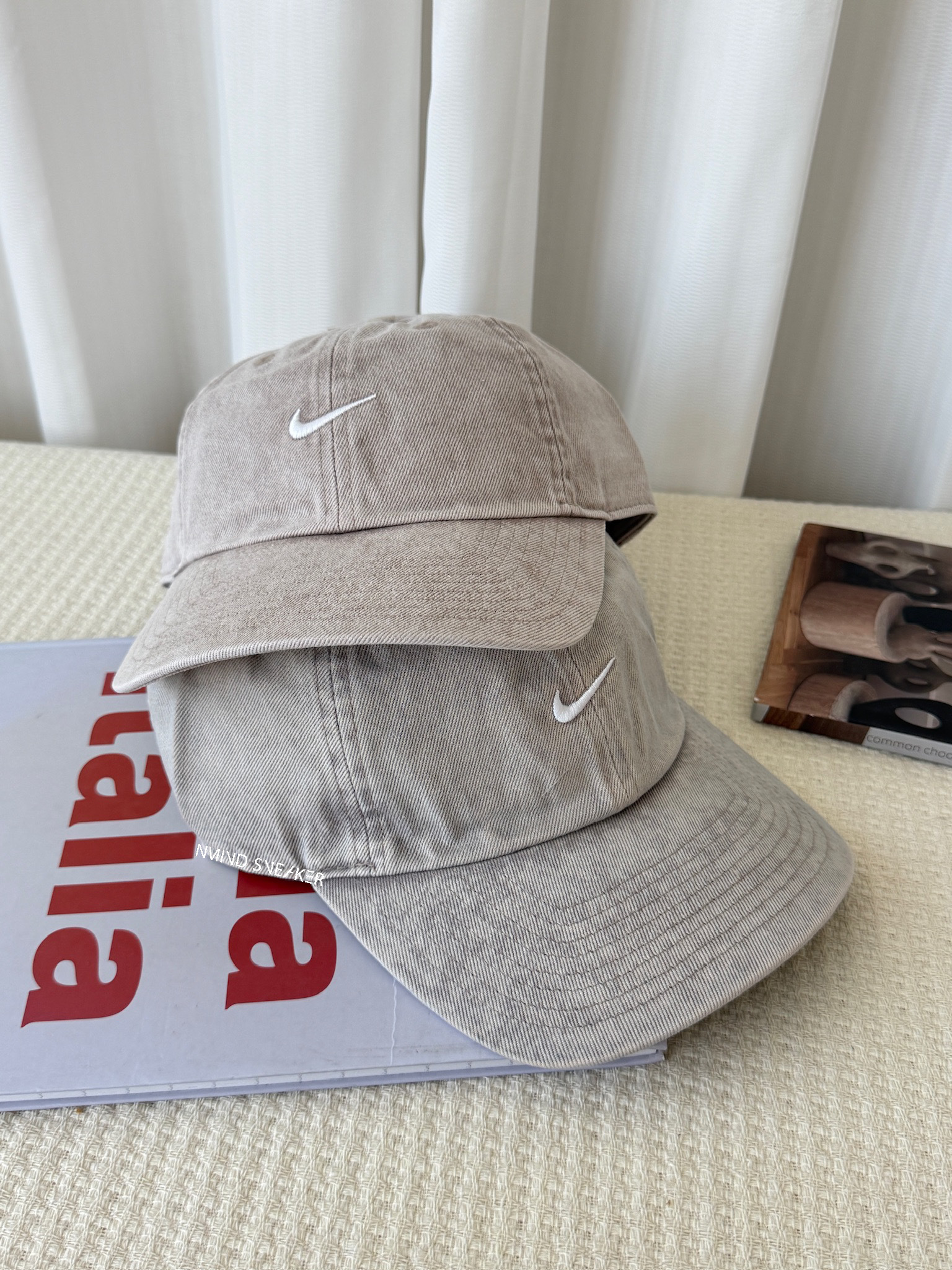 <勾勾刷色百搭神器> NIKE CLUB 奶茶色 水洗 刺繡 老帽 棒球帽