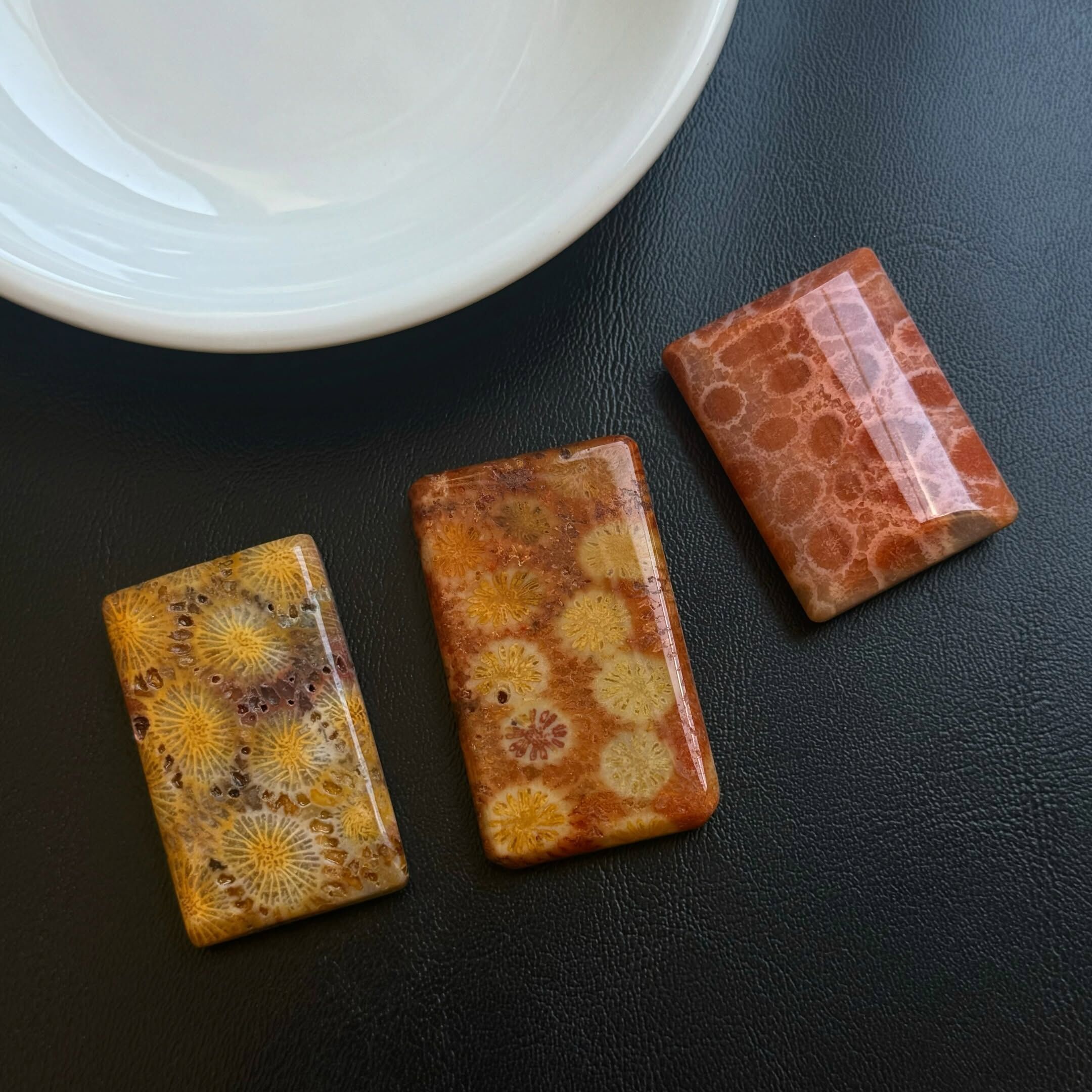 [原石] 珊瑚玉（菊花玉） 無事牌