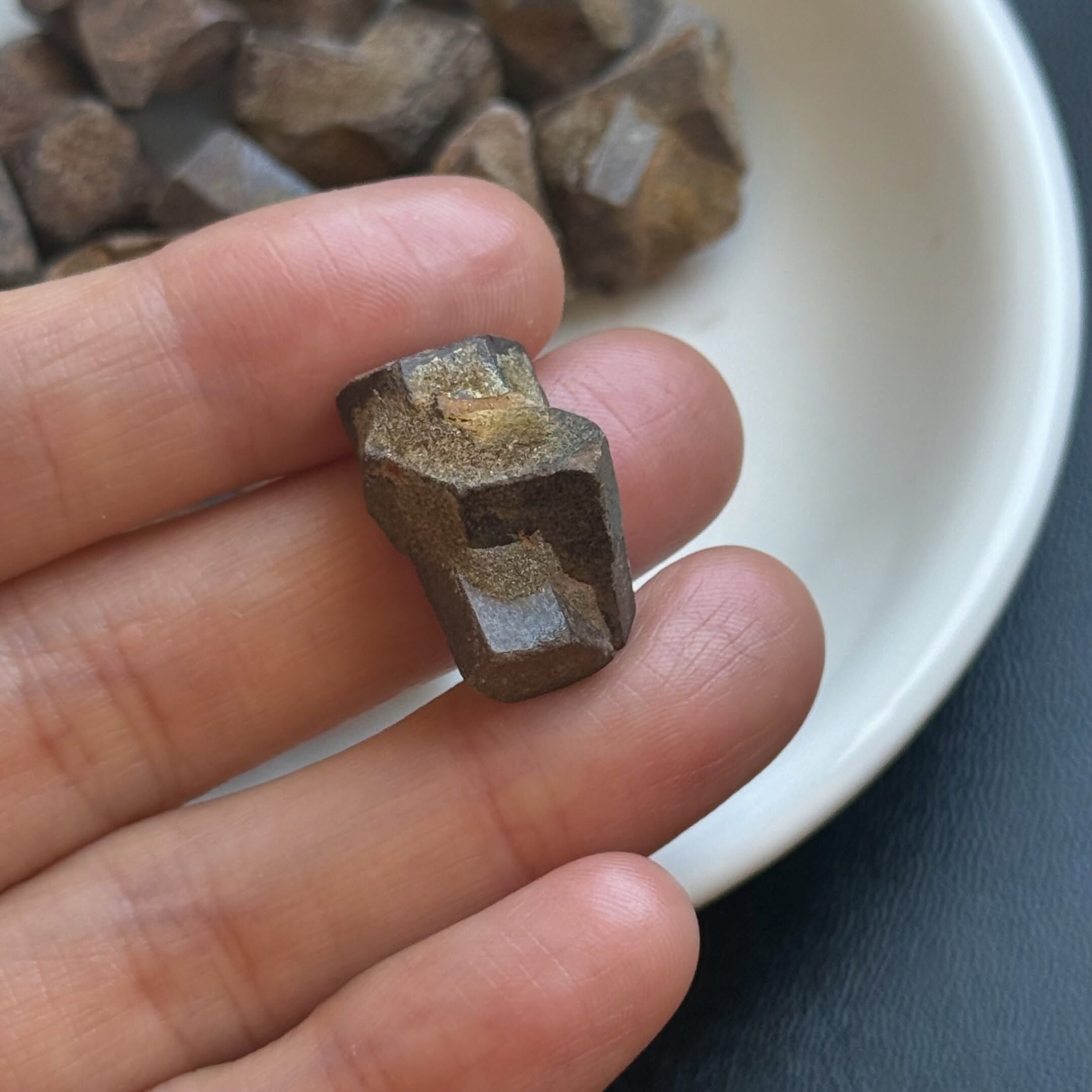 [原石] 法國十字石 原礦