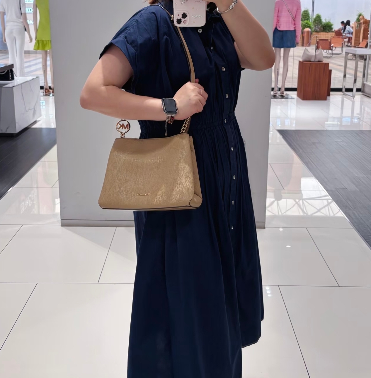 【預購】 Michael Kors H071119 Christina 荔枝纹斜挎包
