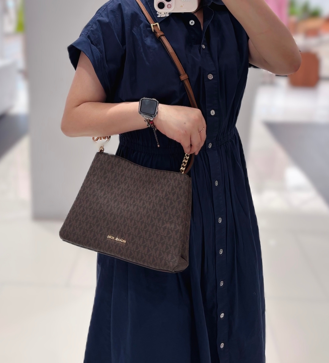 【預購】 Michael Kors H071120 Christina 老花斜挎包
