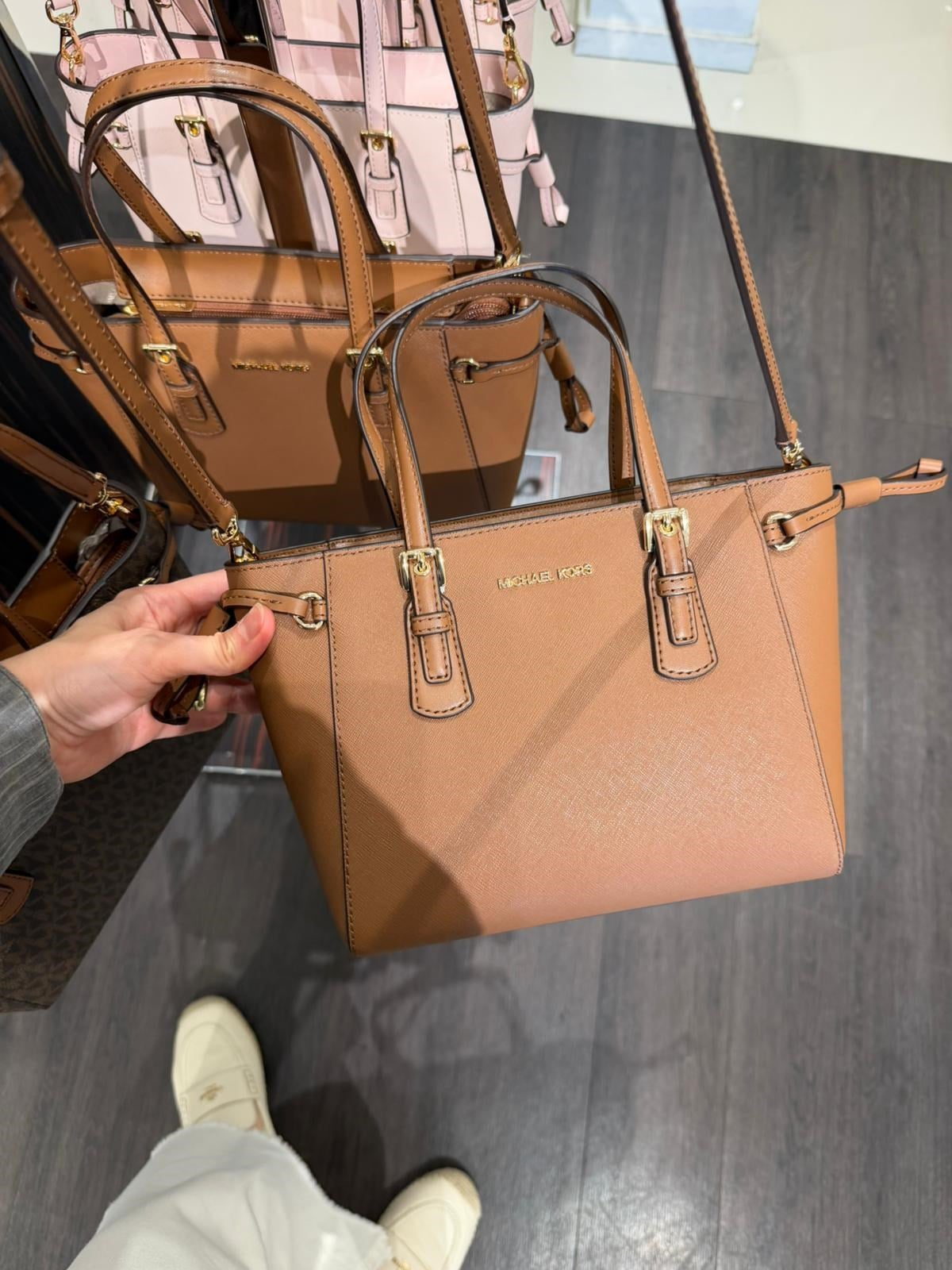 【預購】 Michael Kors H071121 Voyager Saffiano 肩帶托特包