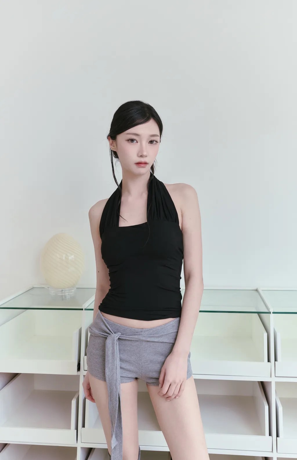 <層次感瑜伽穿搭✨>PopoButt.YC 掛脖寬褶肩帶修身運動Bra Top 四色 白 黑 深灰 卡其