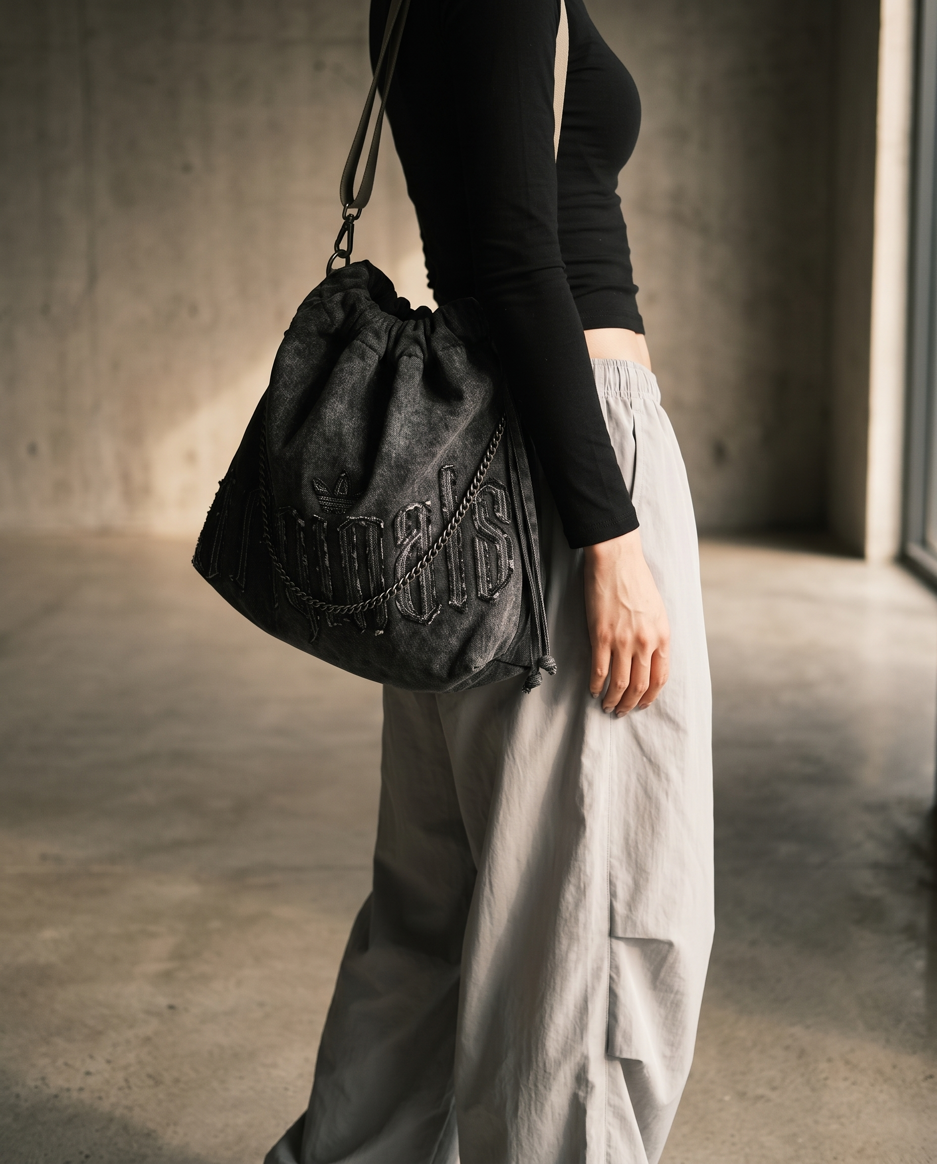 【Focus Store】預購 Adidas Originals Hardcore Swag Bag "Black" 牛仔黑 斜挎包 單肩包 KX0590
