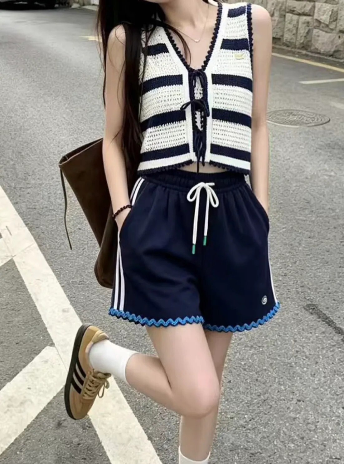 〈夏日度假感🍹〉ADIDAS ORIGINALS 南洋風 藏青復古休閒短褲