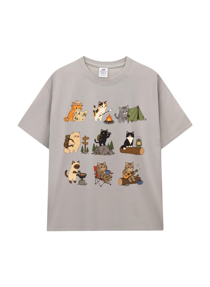 露營貓咪印花棉T★Camping Cats 插畫・純棉寬鬆短袖T恤。