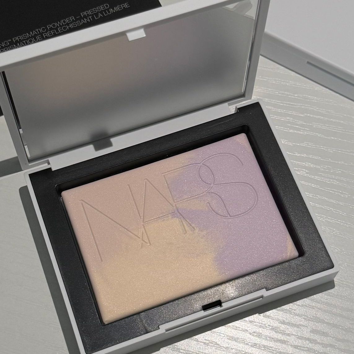 Nars - Light Reflecting Prismatic Powder 原生光幻彩蜜粉餅 #Constellation