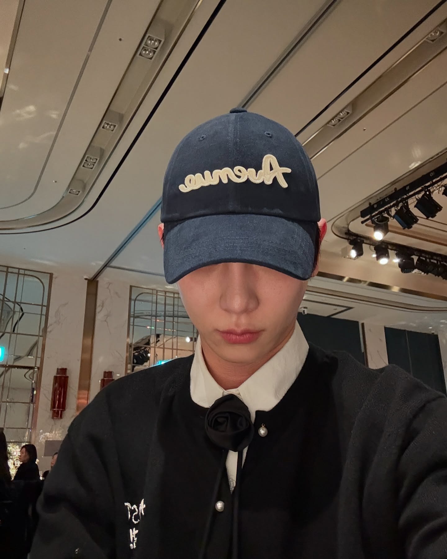 LIN AVENUE AVENUE LOGO FELT BALL CAP
